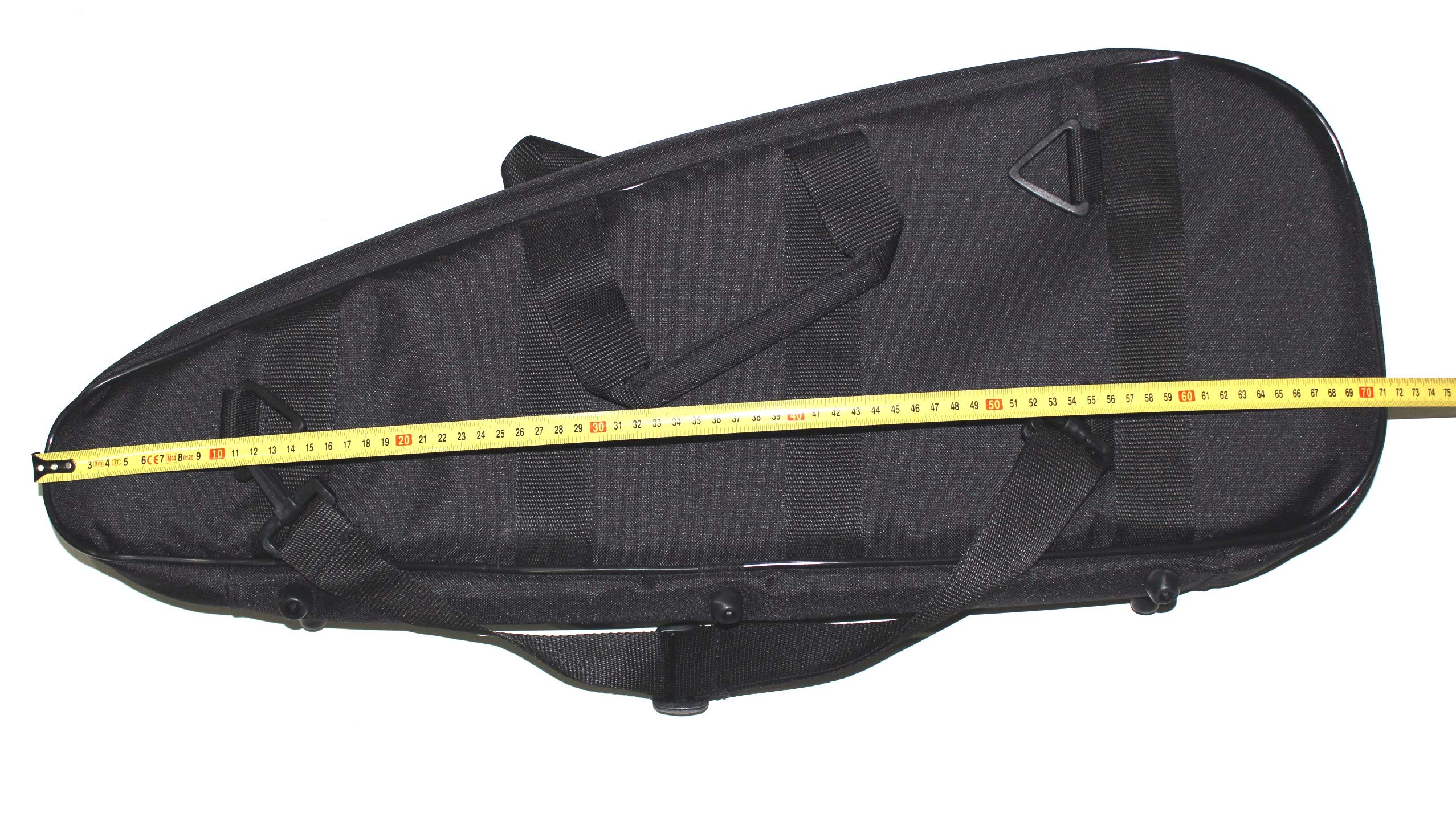 Estuche acolchado para el transporte de la gaita. El instrumento entra separando el ronco entre la prima y la segunda.