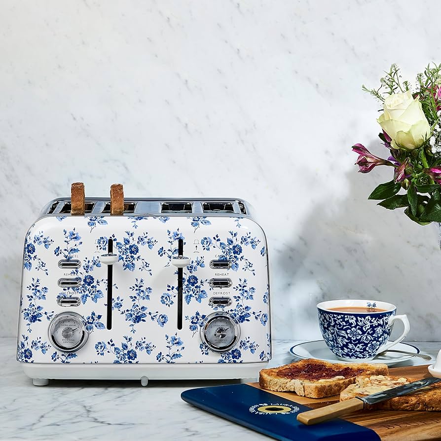 LAURA ASHLEY キャビネット　ヴィンテージ　什器 稀少なLAURA ASHLEY(ローラアシュレイ)のHENSHAW(ヘンショウ