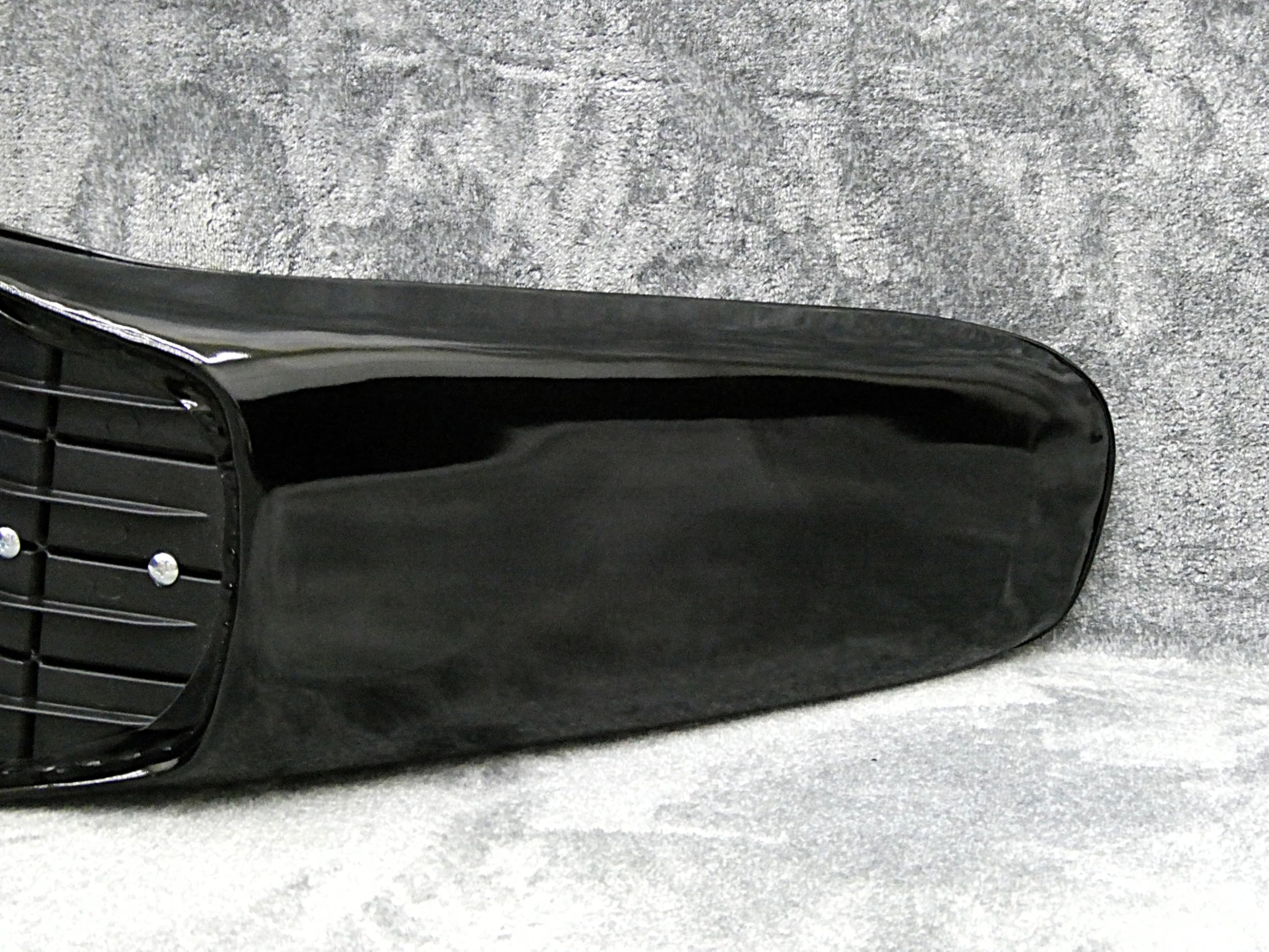 ＺＲＸ４００　黒皮　６０ｃｍ　三段シート/ブラック 補強入り３段シート ZRX400 3段シート 黒革60cm 補強入り zrx400 三段シート ZRX400 3段