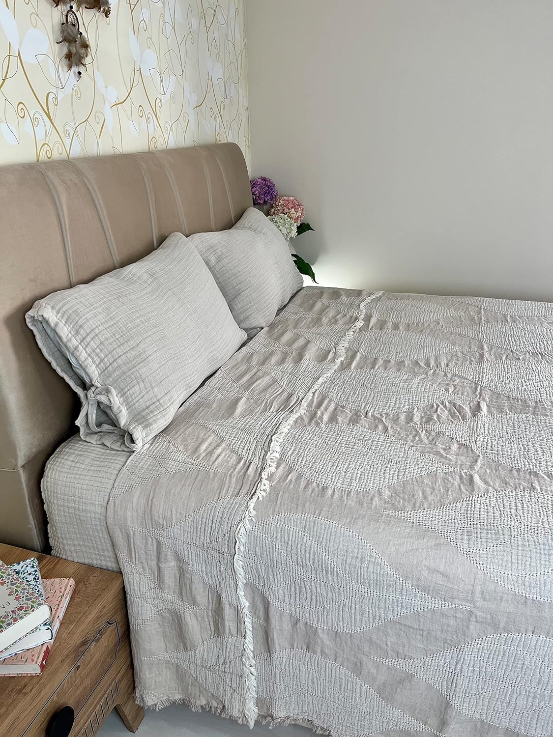 100% Cotton Muslin Blanket, Leaf Design 4 Layers Bedspread, Soft Turkish Cotton Muslin Bed Cover, Reversible Coverlet (Beige)