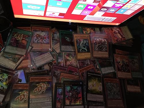 Lote de 200 cartas Ultra YuGiOh Custom 200 (180 comunes y rarezas, y 20 holográficas)