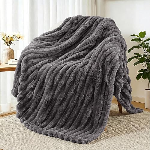 Exclusivo Mezcla Fleece Throw Blanket for Couch, Super Soft Striped