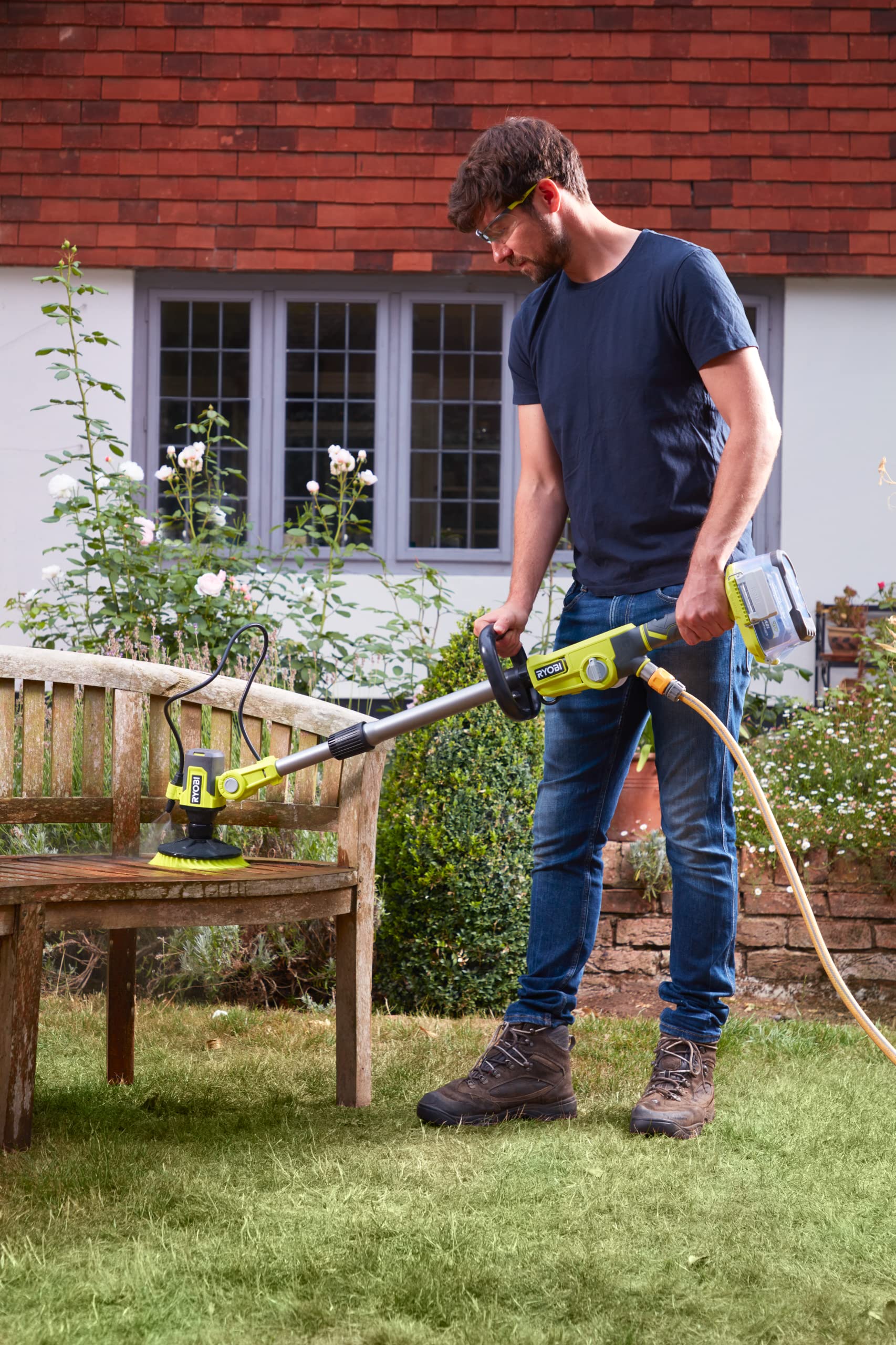 Amazon.com: Ryobi RWTS18-0 18V ONE Plus Telescopic Scrubber with