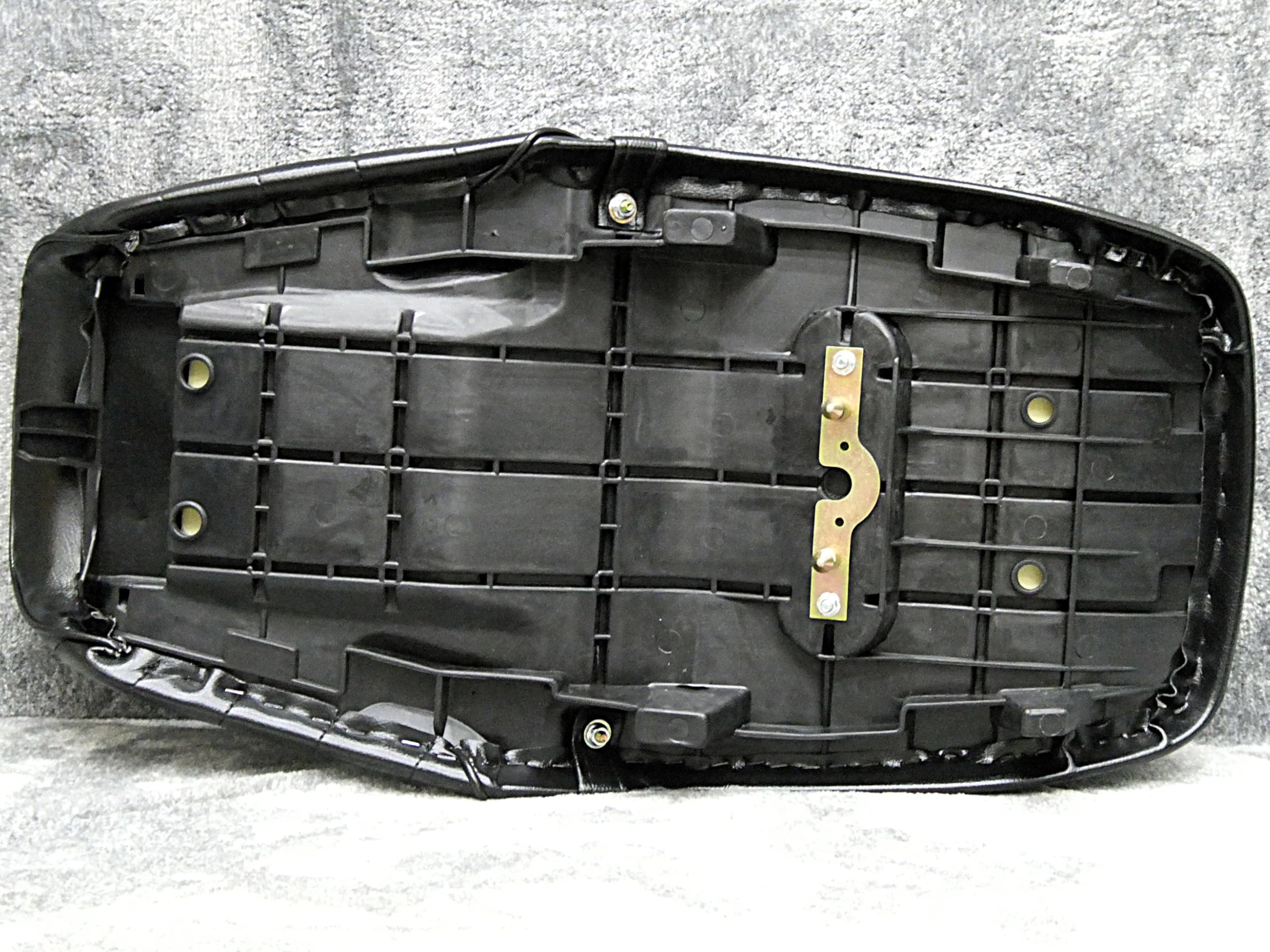 Amazon | ZRX1200 新アンコ 黒皮 タックロールシート/ダエグ ZRX1100