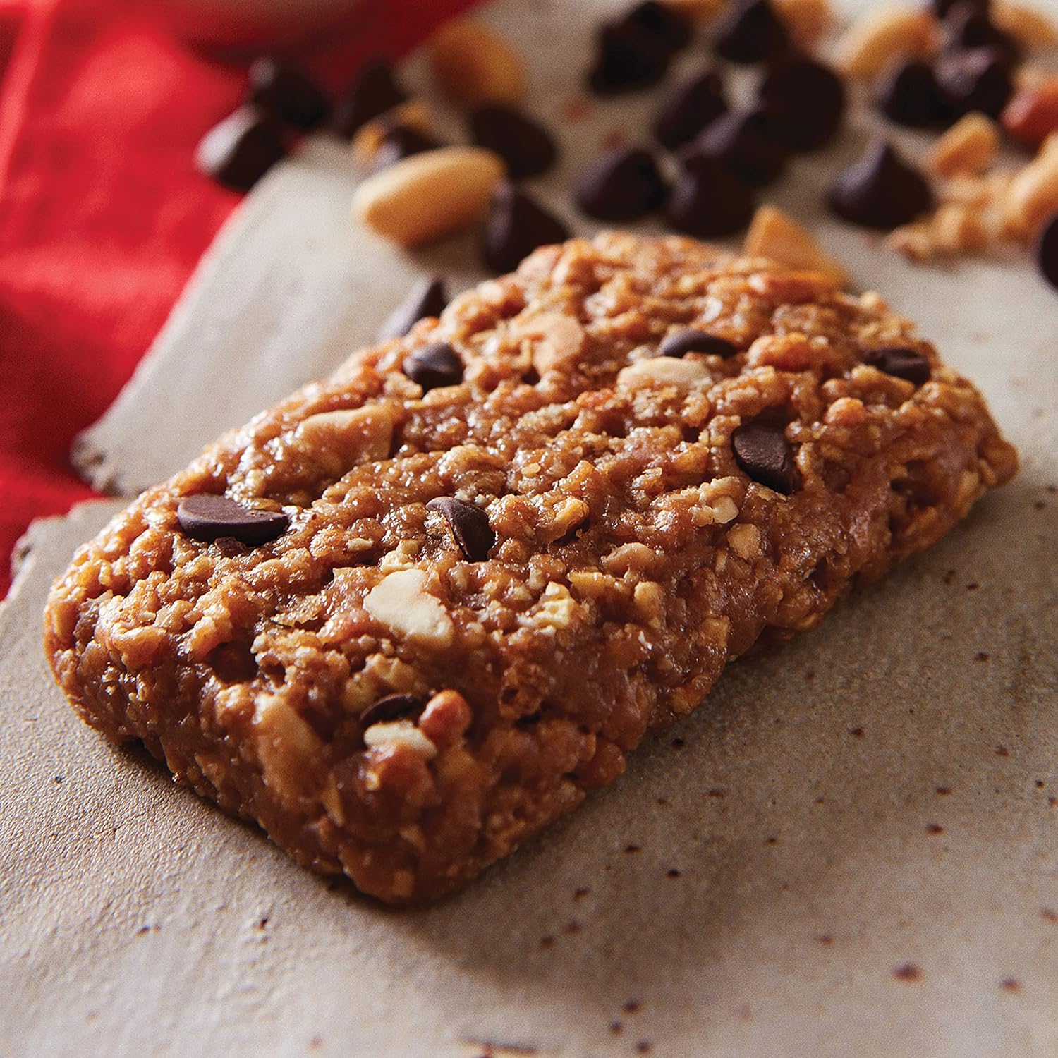 Clif Bars - Energy Bars - Chocolate Chip Peanut Crunch - Made with Organic Oats - Plant Based Food - Vegetarian - Kosher (2.4 Ounce Protein Bars, 12 Count)