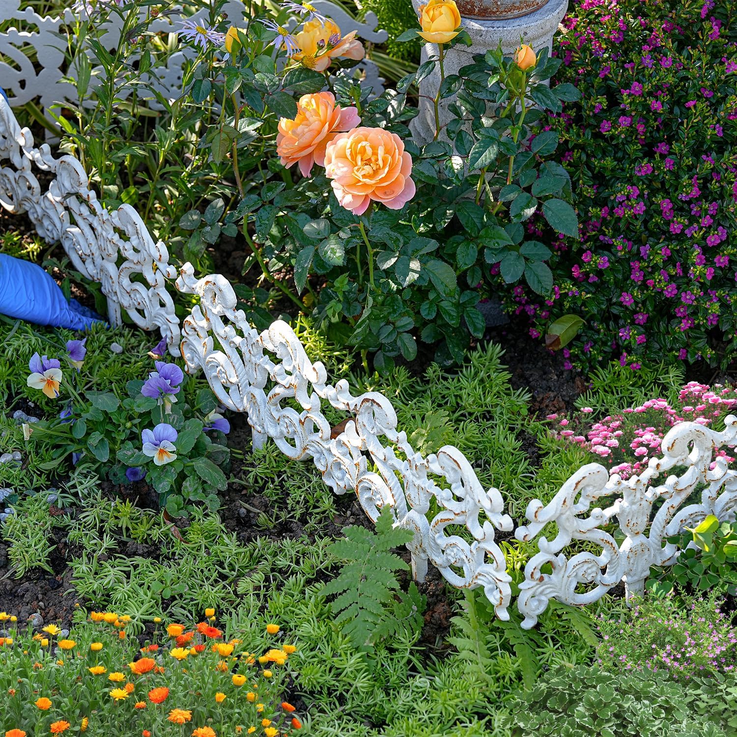 Sungmor Vintage Cast Iron Garden Border Fence, Decorative Metal Edging for Flower Beds & Pathways, Ornate Heavy Duty Outdoor Lawn Edge Décor, Rustic White Finish & 4 Pack Panels, 8.5" H × 16.5" W