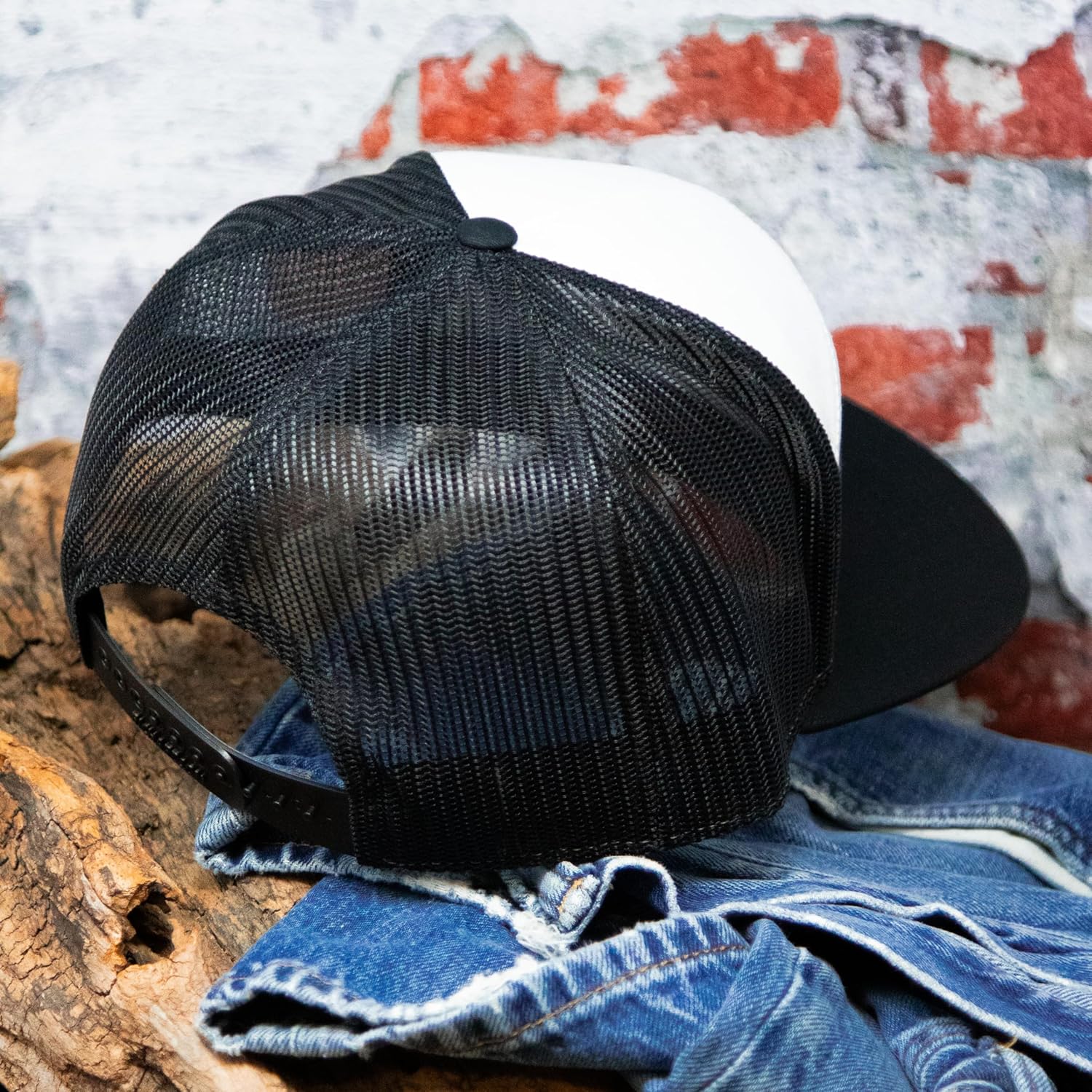 WHISKEY BENT HAT CO. Nightshift 7-Panel Adjustable Snapback Hat Black/White/Grey