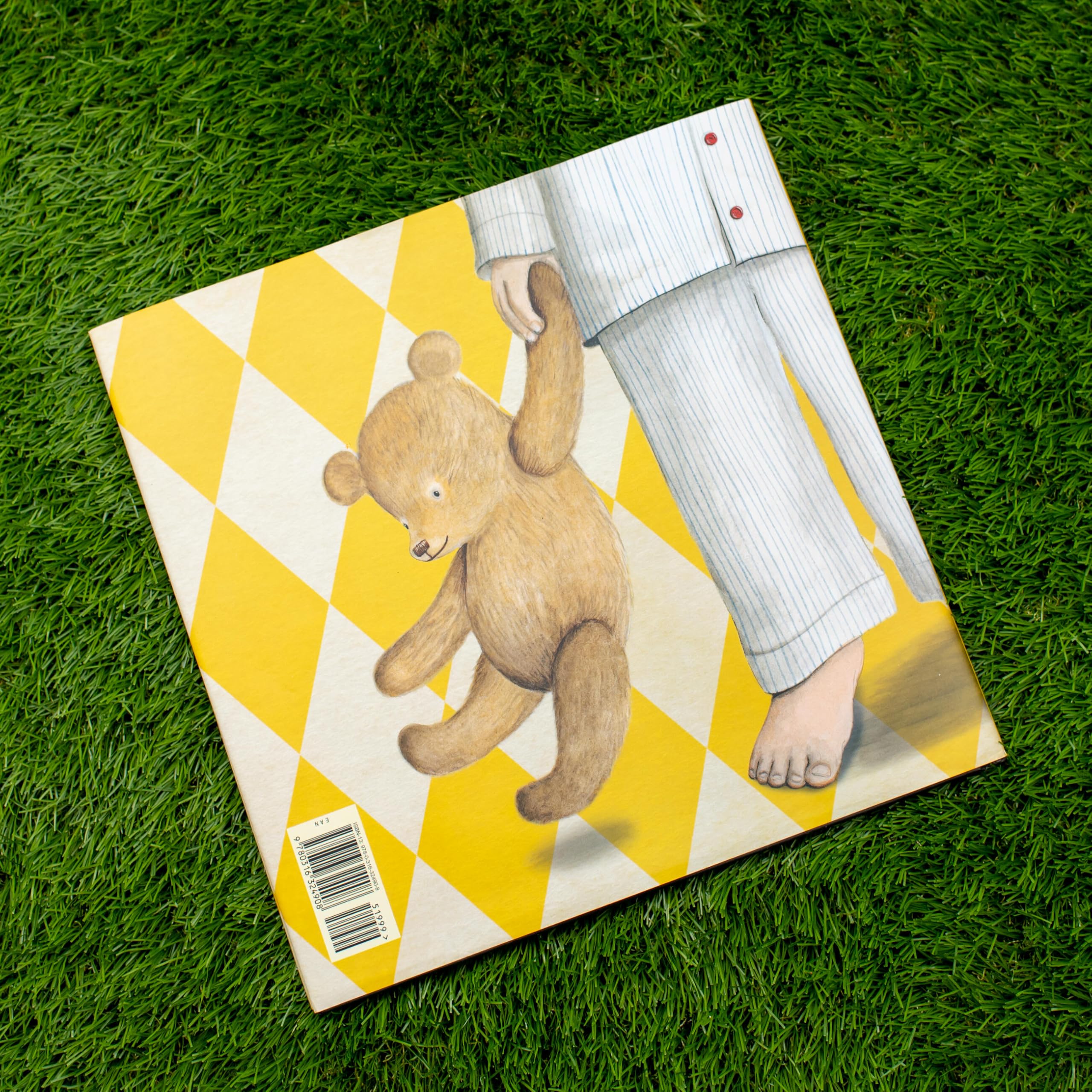 Finding Winnie: The True Story of the World's Most Famous Bear
