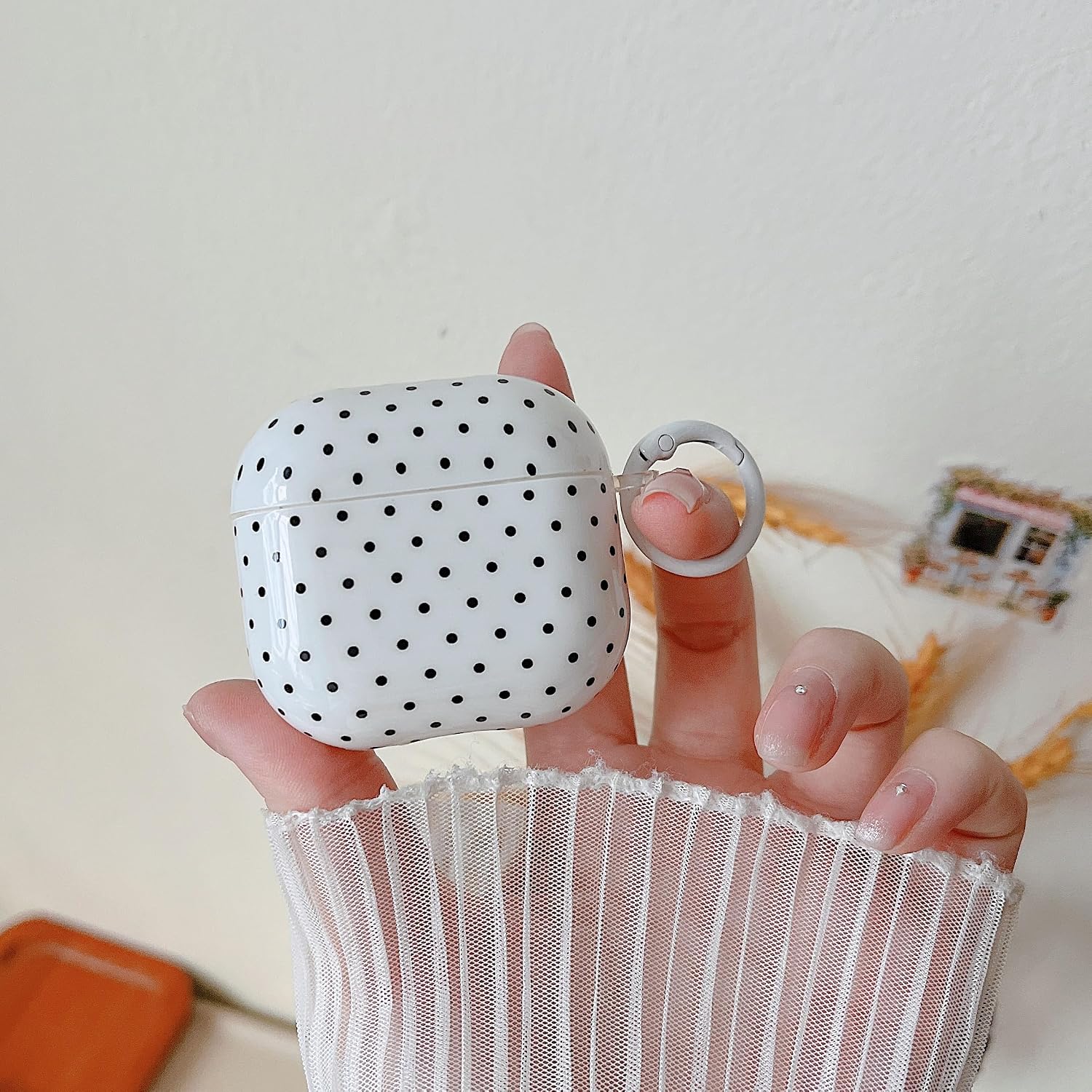 MINSCOSE for AirPods 4 Clear Case,Cute Polka Dot Pattern Design with Trendy Keychain Ring,Soft TPU Protective Shockproof Case with Cleaner Kit for Girls Women for Airpods 4-White