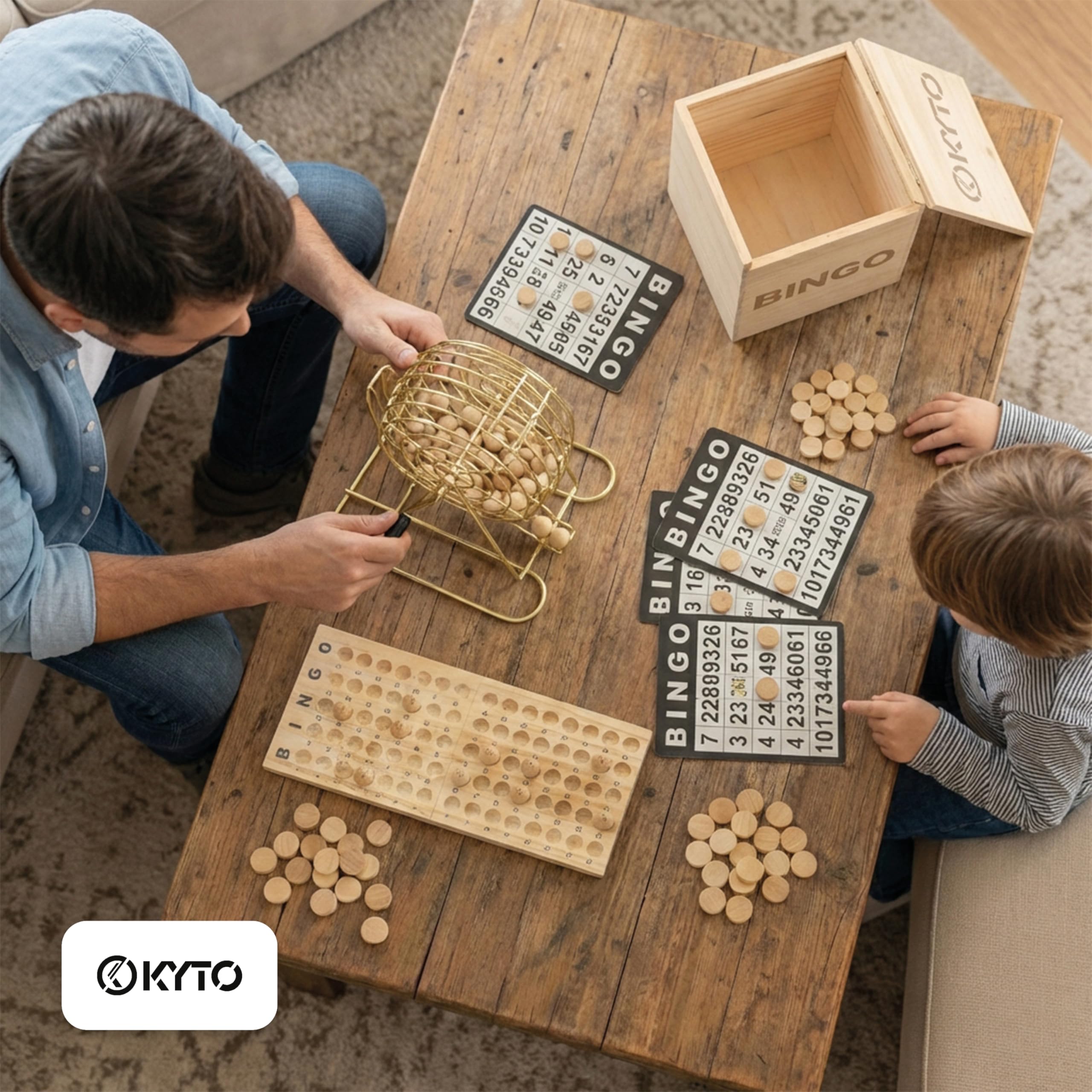 Kyto Bingo Spiel Deluxe Set – Gold Metall Trommel & Holzbox – 75 Kugeln, 150 Chips, 18 Wiederverwendbare Bingokarten + 500 Stift-Karten – Gesellschaftsspiel für Familie, Party & Senioren