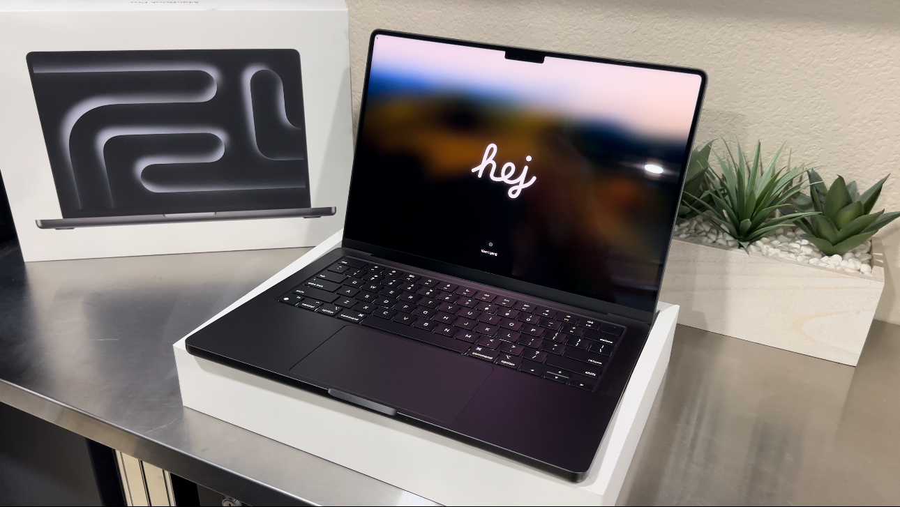 Watch The M3 Pro MacBook Pro - Space Black on Amazon Live