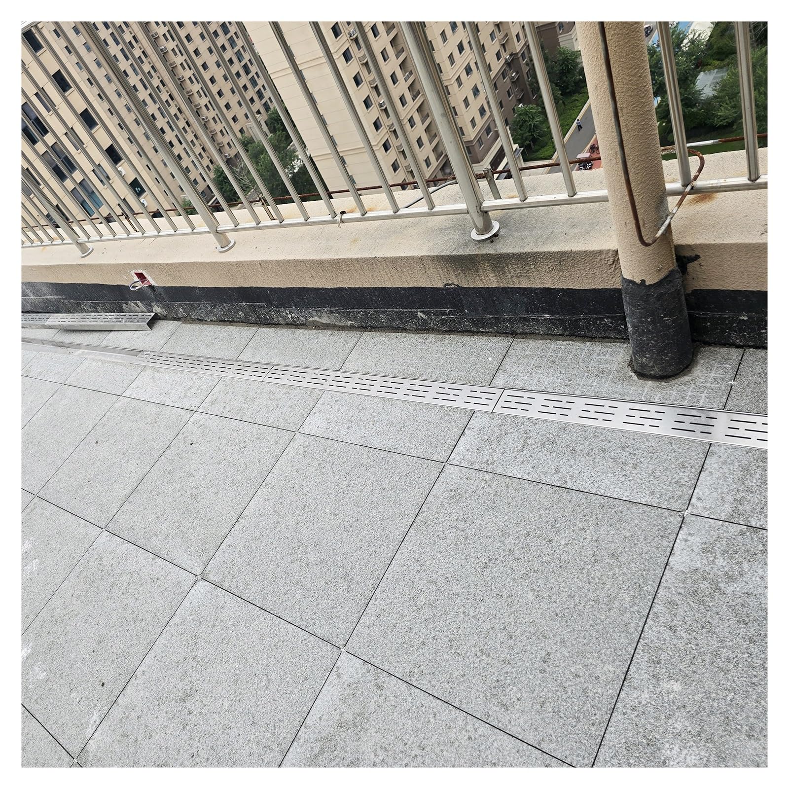 GLDYTVF Narrow 304 Drainage System with Grates Linear Drain Filter Garden Drainage Grate Durable Outdoor Drain Cover (H5*W7CM/H1.96*W2.75IN)