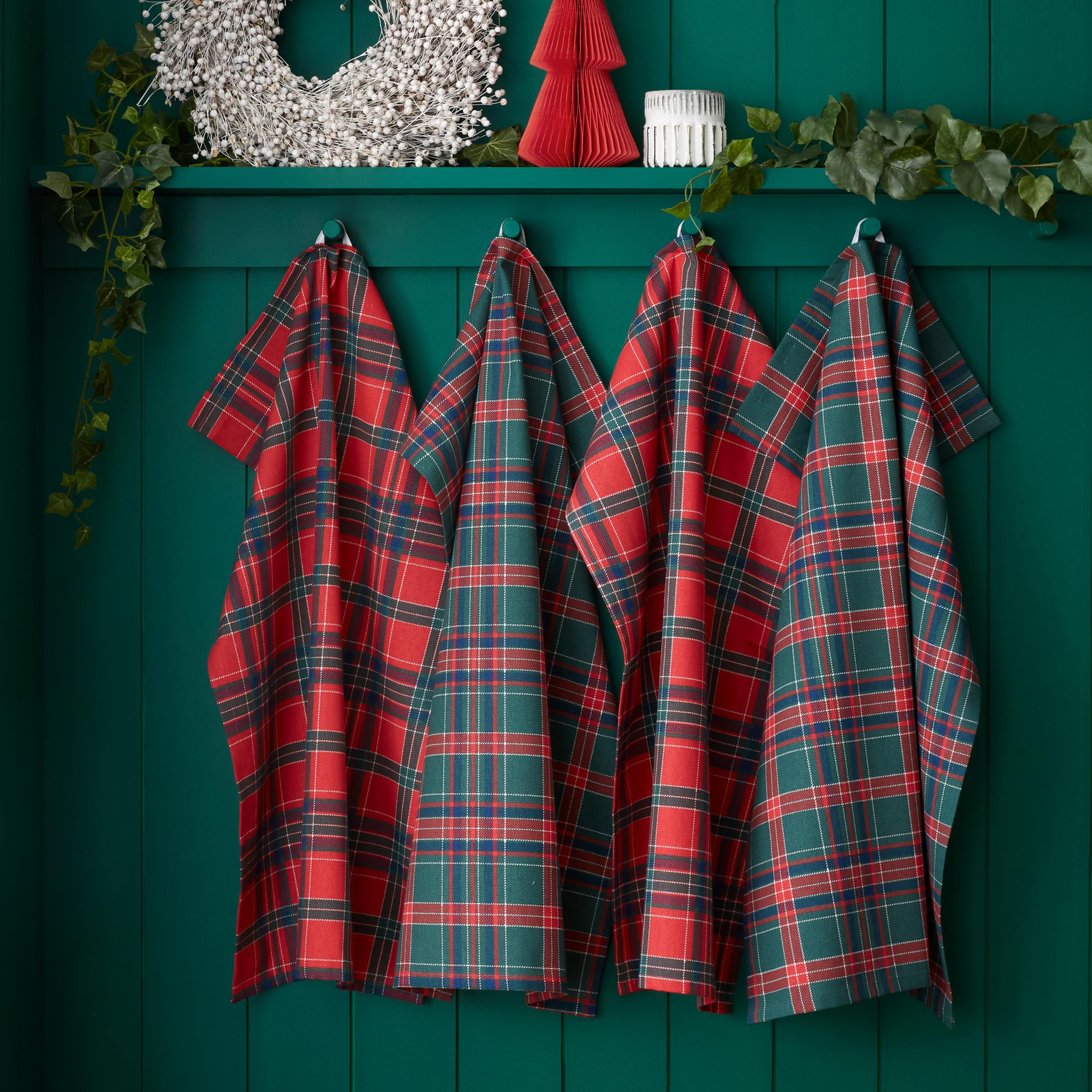 Catherine Lansfield  Christmas Tartan Check Kitchen Tea Towel Pack Of 4 - Red / Green - 50x70cm