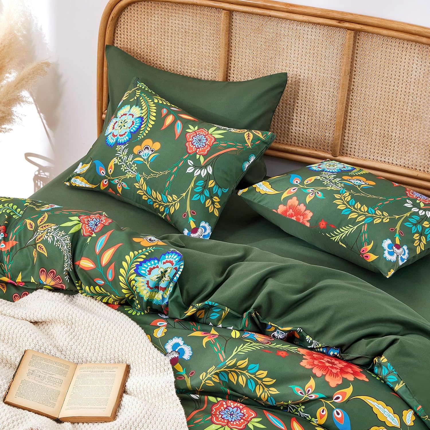Wake In Cloud - Boho Comforter Set, Floral Shabby Chic Style with Colorful Flowers and Funky Vines Pattern, Soft Lightweight Bedding, 3 Pieces, Forest Green, King Size