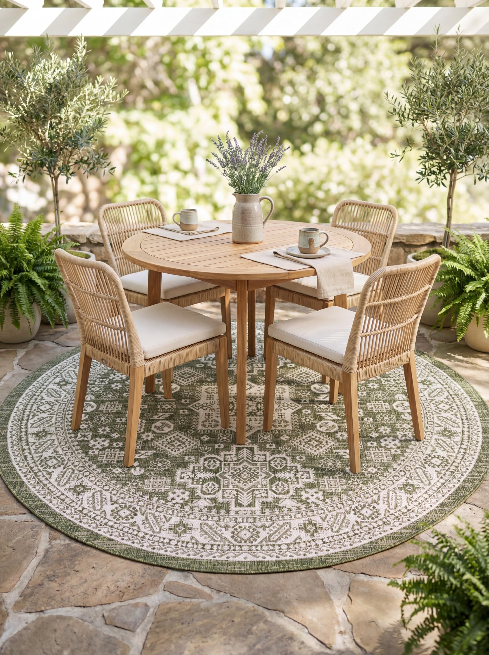 Rugs.com Outdoor Aztec Collection Rug – 4 Ft Round Green Flatweave Rug Perfect for Kitchens, Dining Rooms