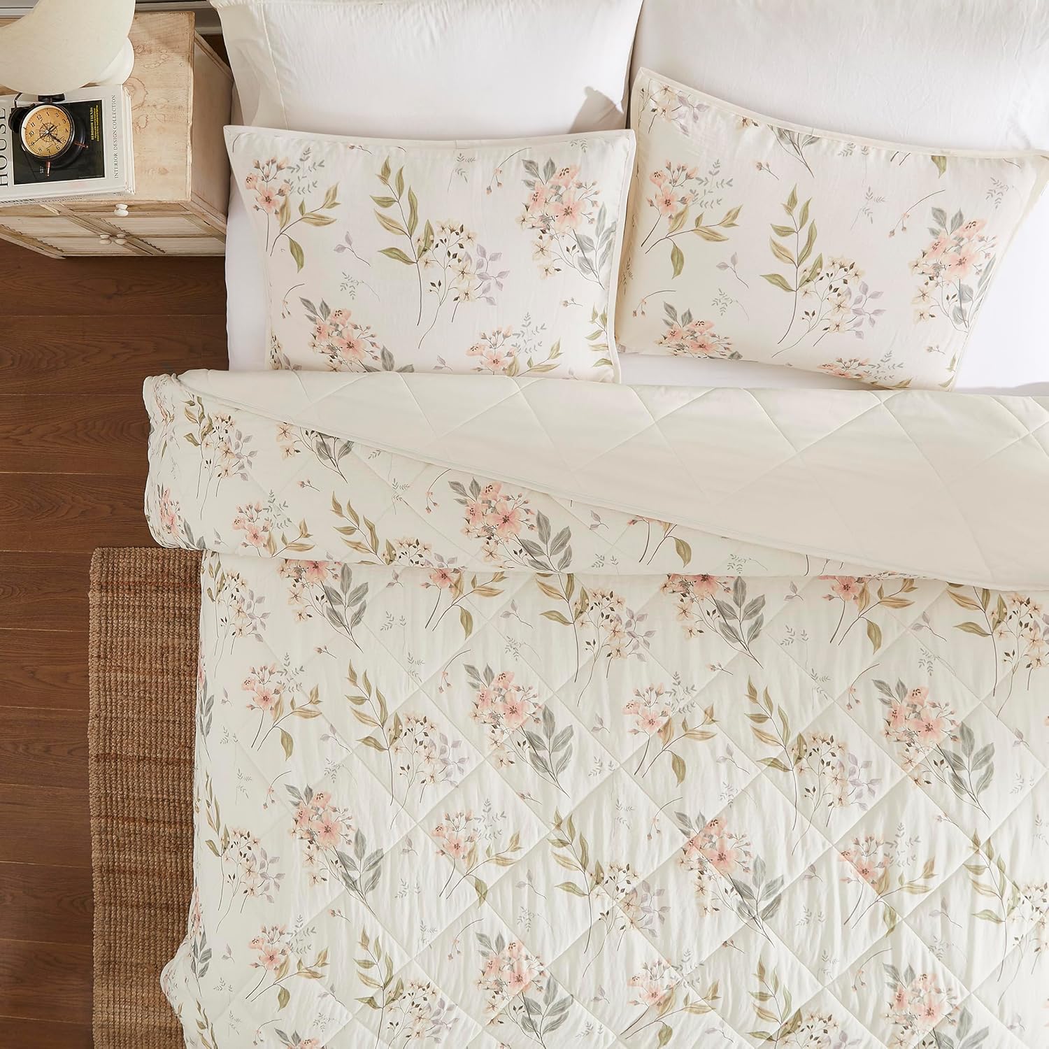 Avanti Linens – Twin Size Quilt Set, 100% Soft & Reversible Bedding with 2-Layer Gauze Texture, Floral Print Design, 2 Piece Bed Set with Matching Pillowcase (Wildflowers)