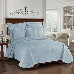 King Charles Modern Farmhouse Floral Matelasse Coverlet, 100% Cotton Breathable Bedding, King/CalKing, Blue