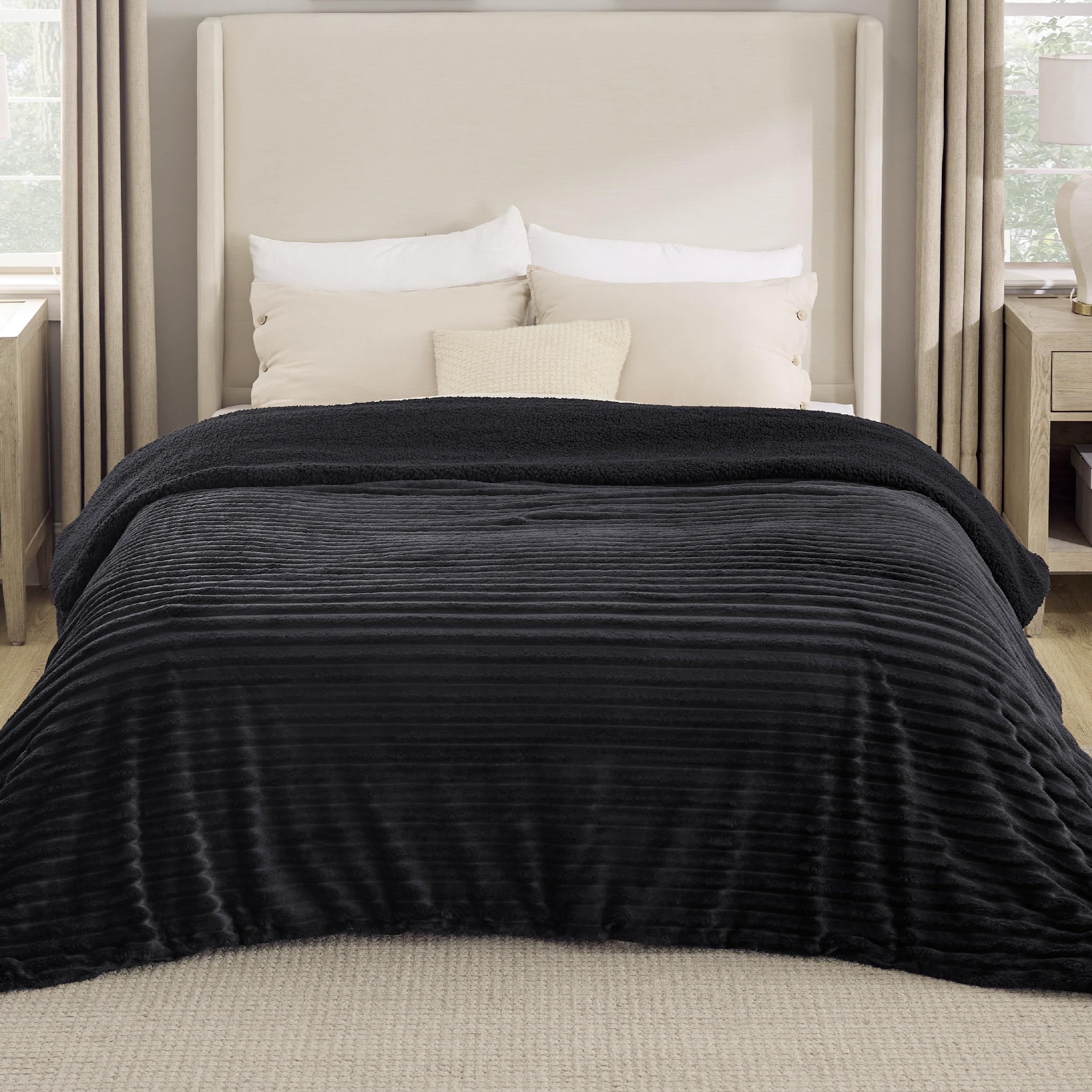 Bedsure Sherpa Blanket Queen Size for Bed - Super Soft, Cozy Fleece Thick Warm Blanket for Winter, GentleSoft Home Room Decor, Black, 90x90 Inches