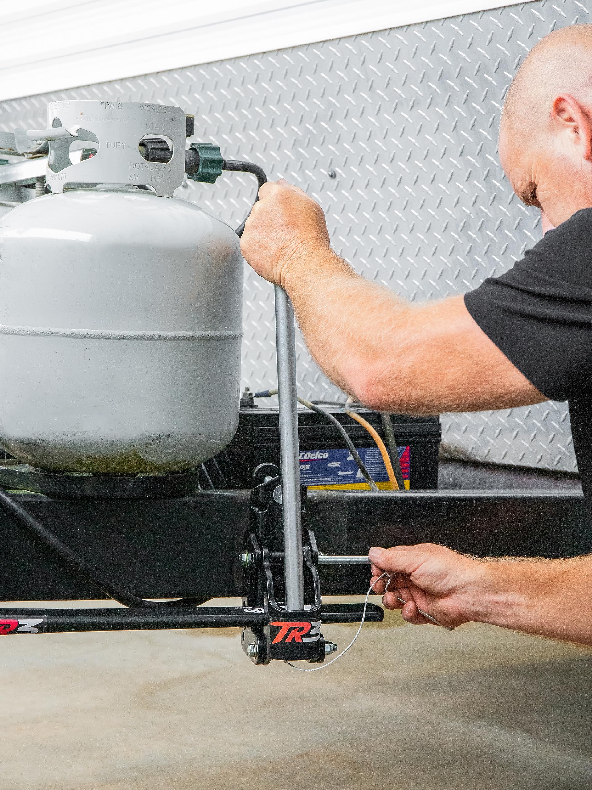 Camco EazLift TR3 400lb Weight Distribution Hitch Kit