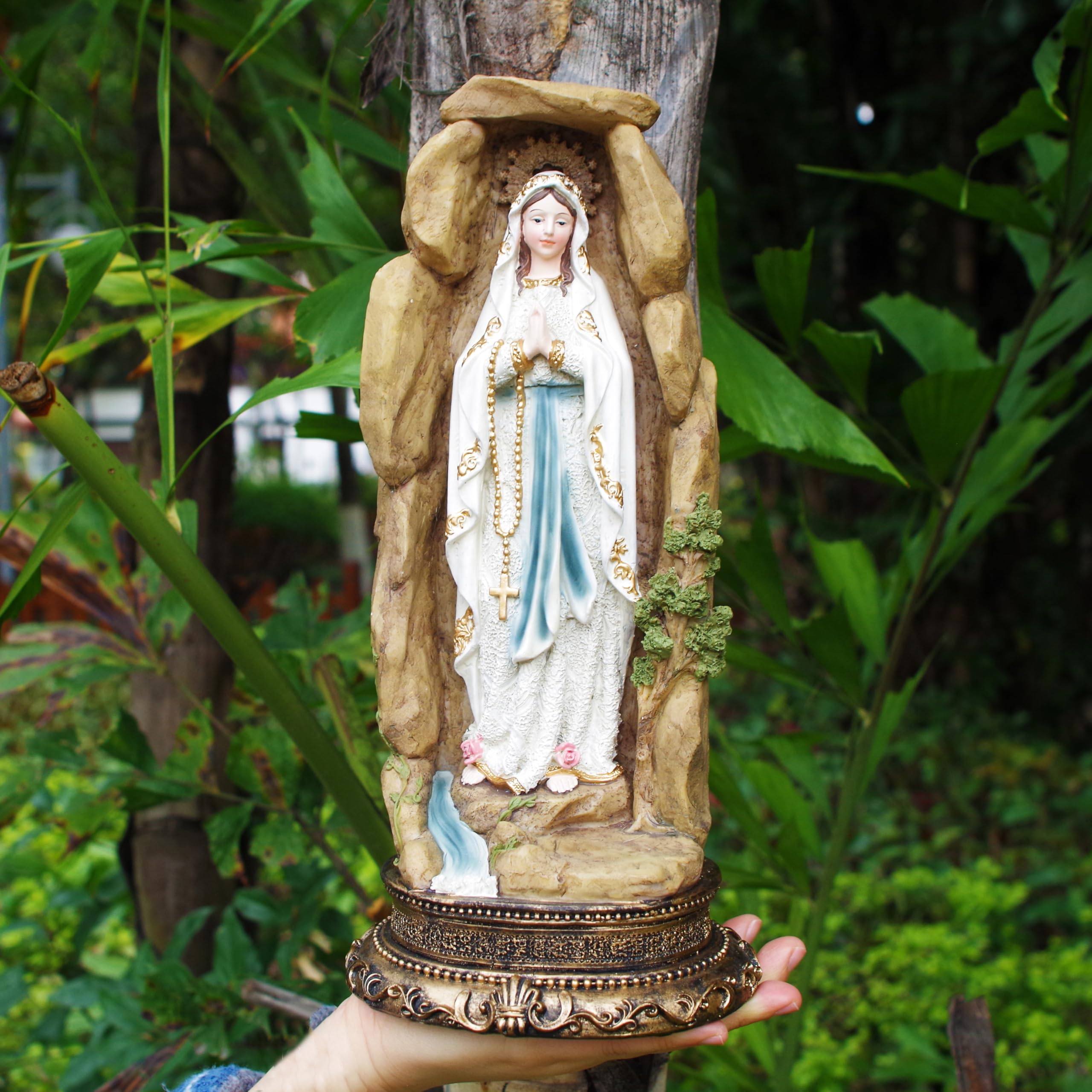 MeritMode Figurines de collection de la Vierge Marie – Notre Dame de Lourdes en forme de grotte, fabriquées à la main en résine, cadeaux religieux pour toutes les religions, 31,8 cm de hauteur