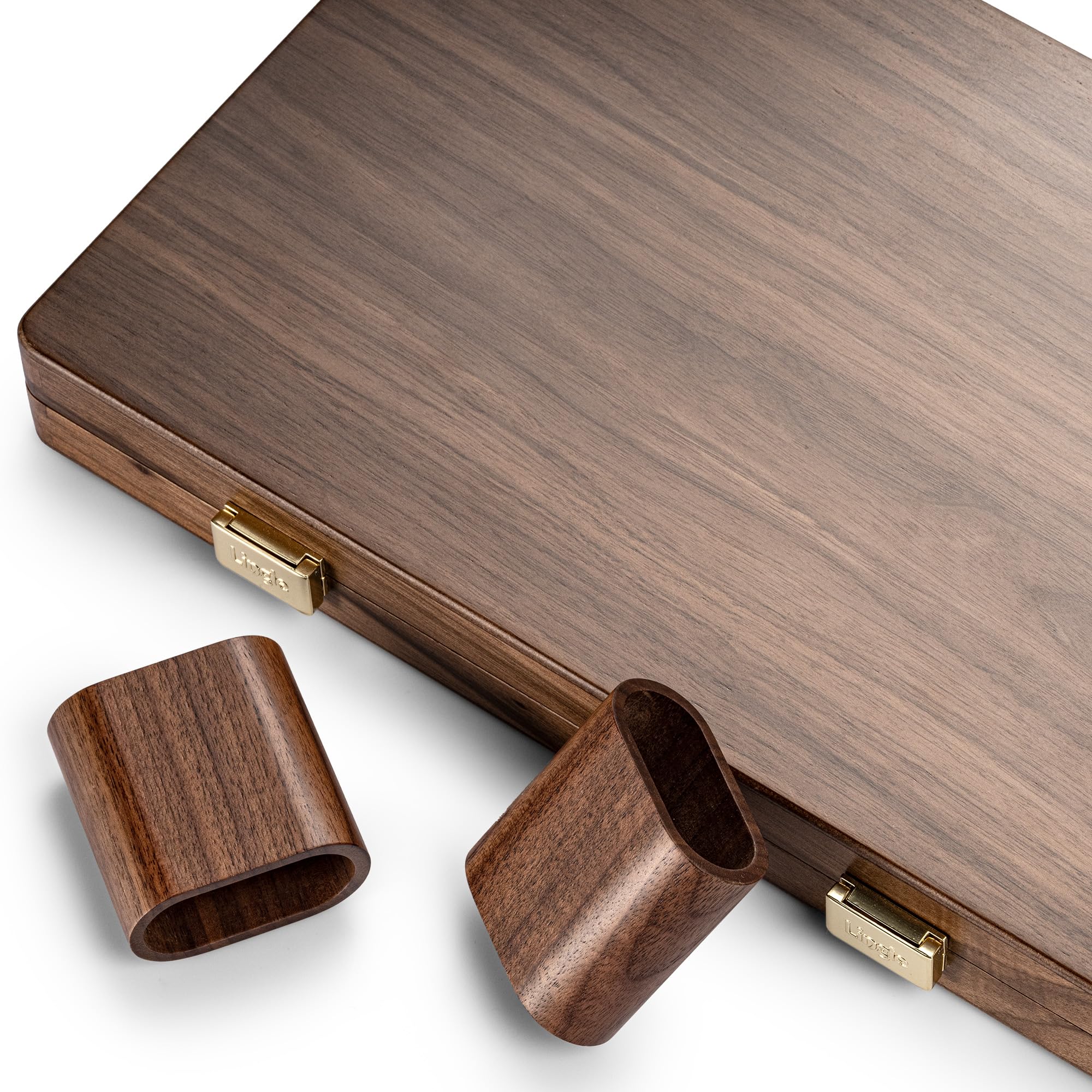 Set da backgammon pieghevole Lingle in noce naturale da 36,83 cm, per adulti e bambini. Include 30 pedine in corno artificiale, 2 coppe per dadi in noce e 5 dadi in legno