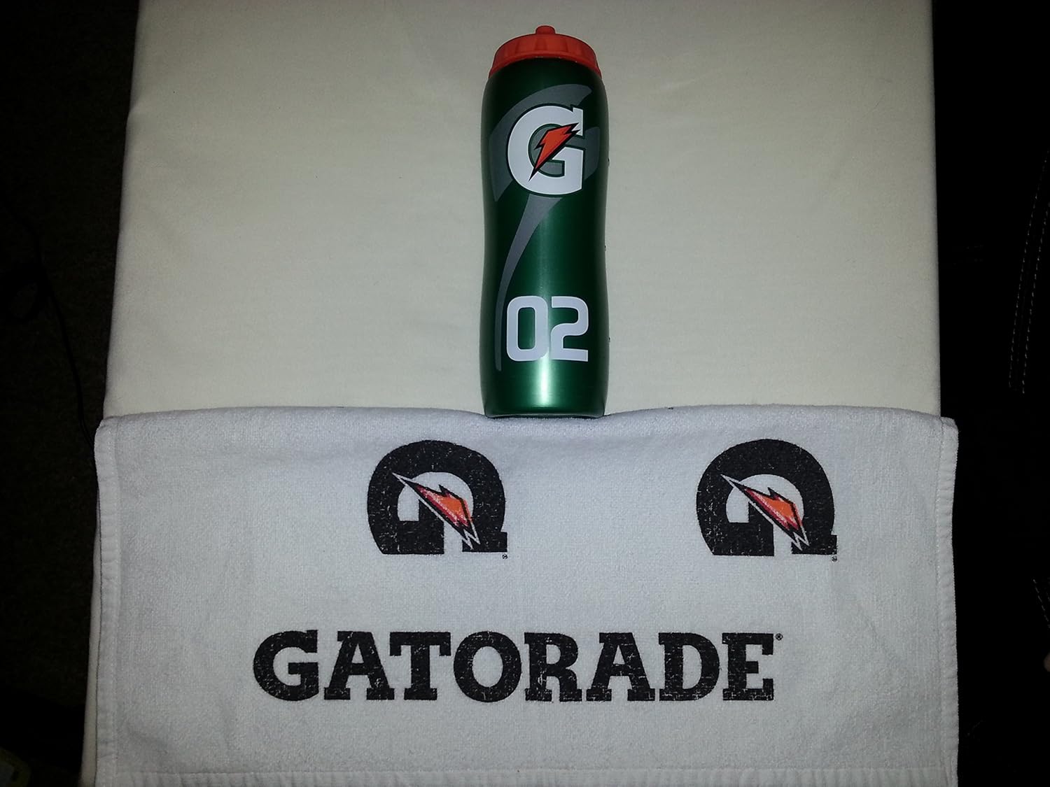 Individual Workout Kit One 32 oz Gatorade G Bottle and 1 NEW Gatorade
