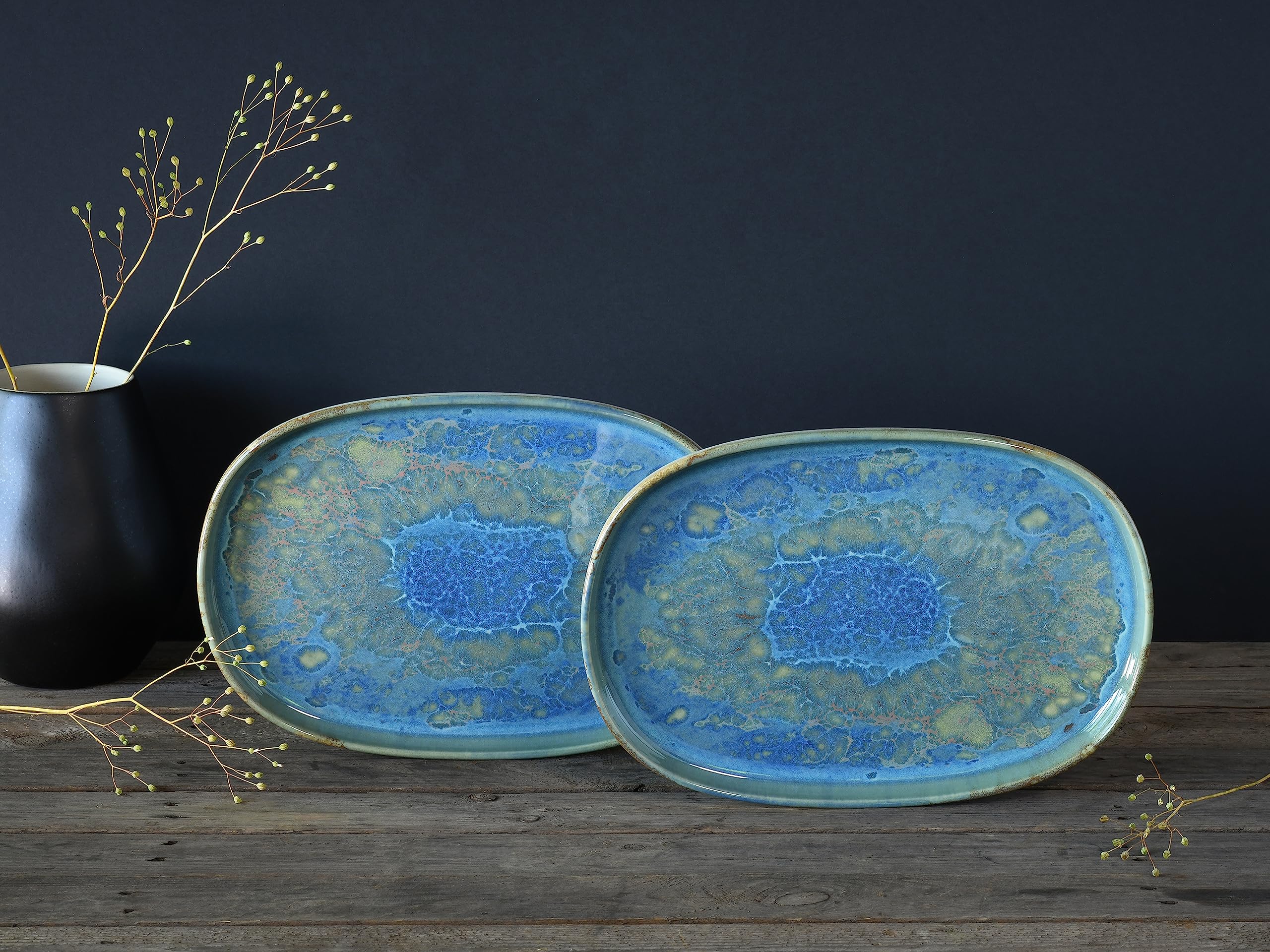 Creatable, 21516, Serie Yuki, 2-teiliges Geschirrset, Servierplattenset aus Steinzeug, spülmaschinen- und mikrowellengeeignet, Made in Portugal