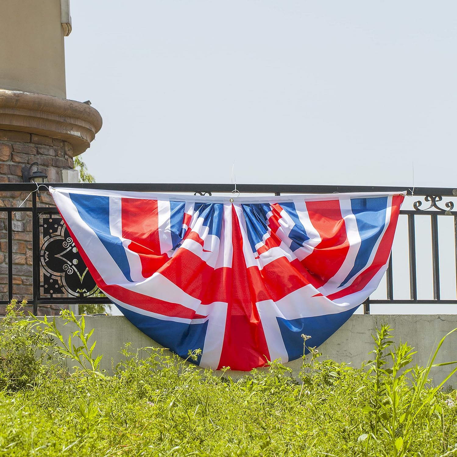 UK British Pleated Fan Flag Bunting 3 x 6 Ft United Kingdom Pleated 2 Pcs Fan Flag Banner Indoor/Outdoor/Front Porch Decorations, UK Half Fan Flag Patriotic Holiday decorations, Celebrations