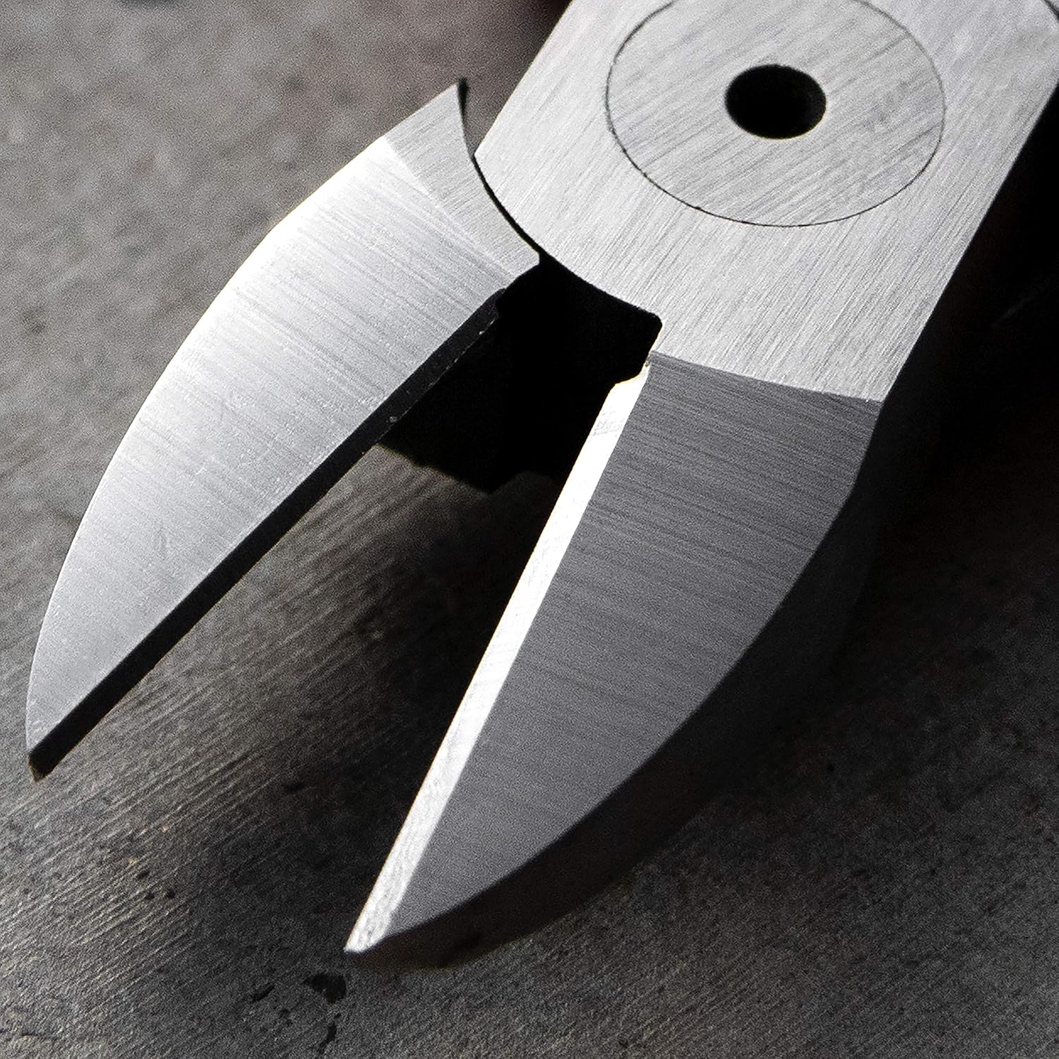 Gеt Dіѕсоunt 70% Prісе KAKURI Evangelion Unit 02 Model Micro Wire Cutter, Heavy Duty Side Nippers (For Wire, Cable, Plastic, PVC, Guitar string), Red