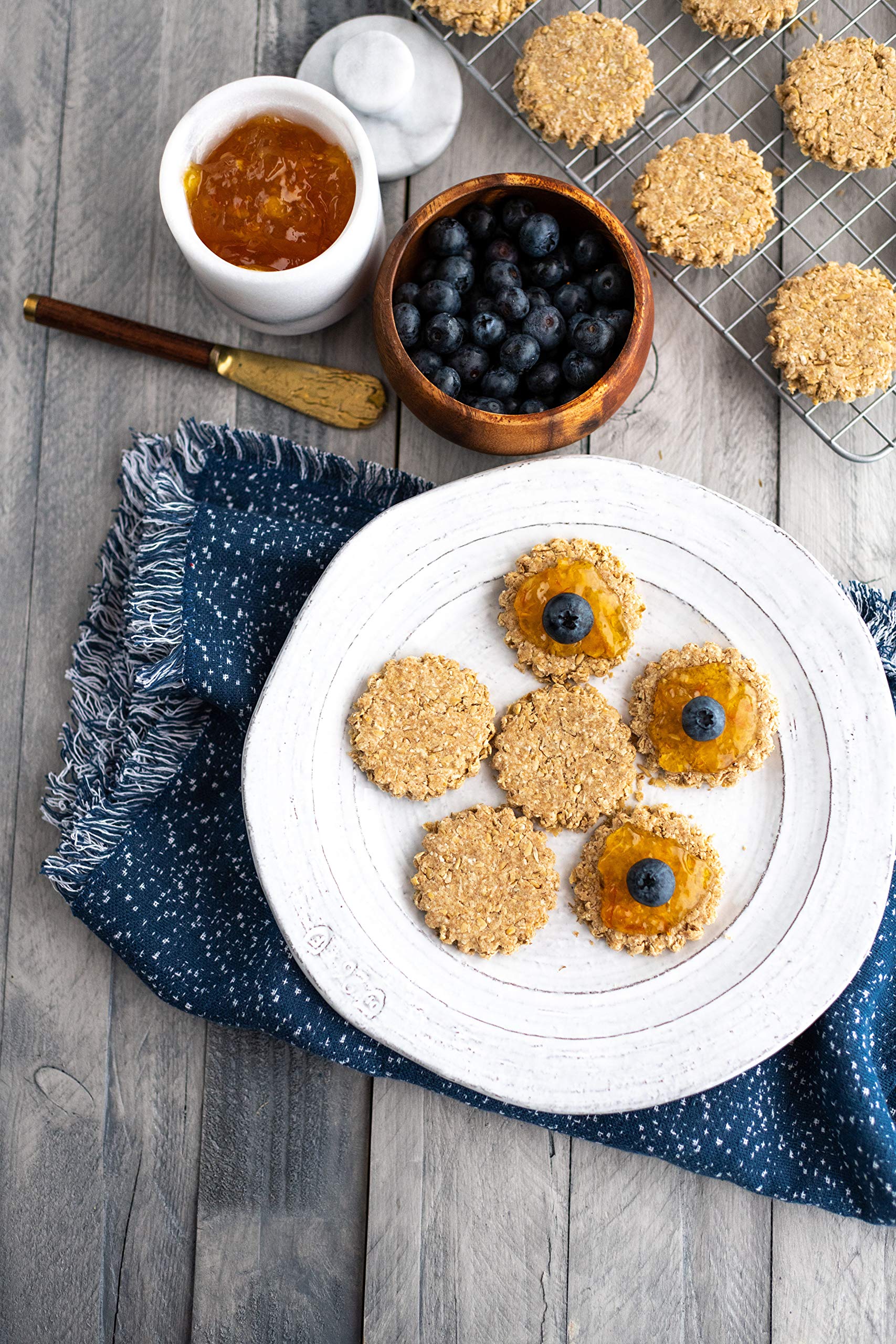 Bobs Red Mill Organic Scottish Oatmeal 20oz Pack of 4 - Non GMO Whole Grain Vegan Kosher — view 7