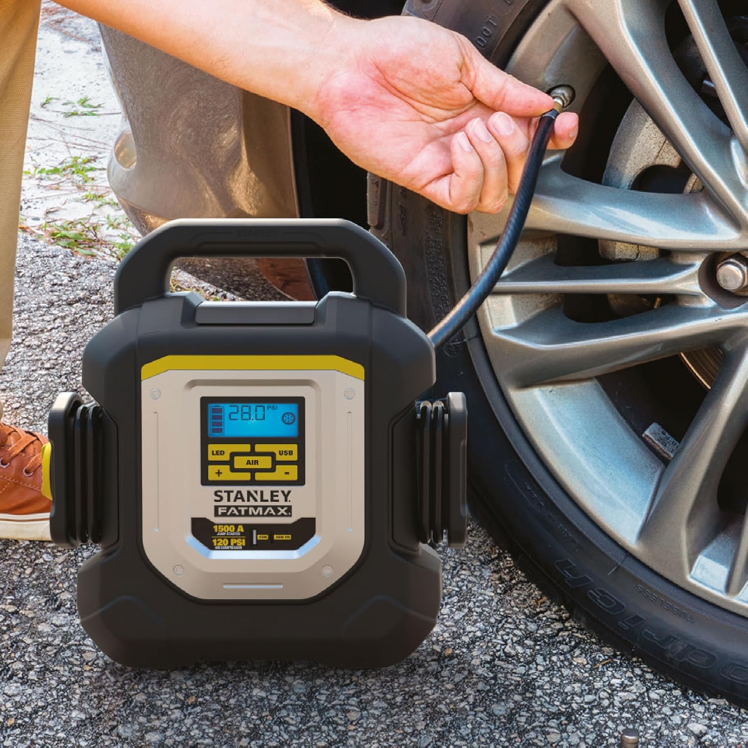 STANLEY J15CF 1500 Peak Amp Jump Starter, 120 PSI Compressor, Light, AC, and USB Power