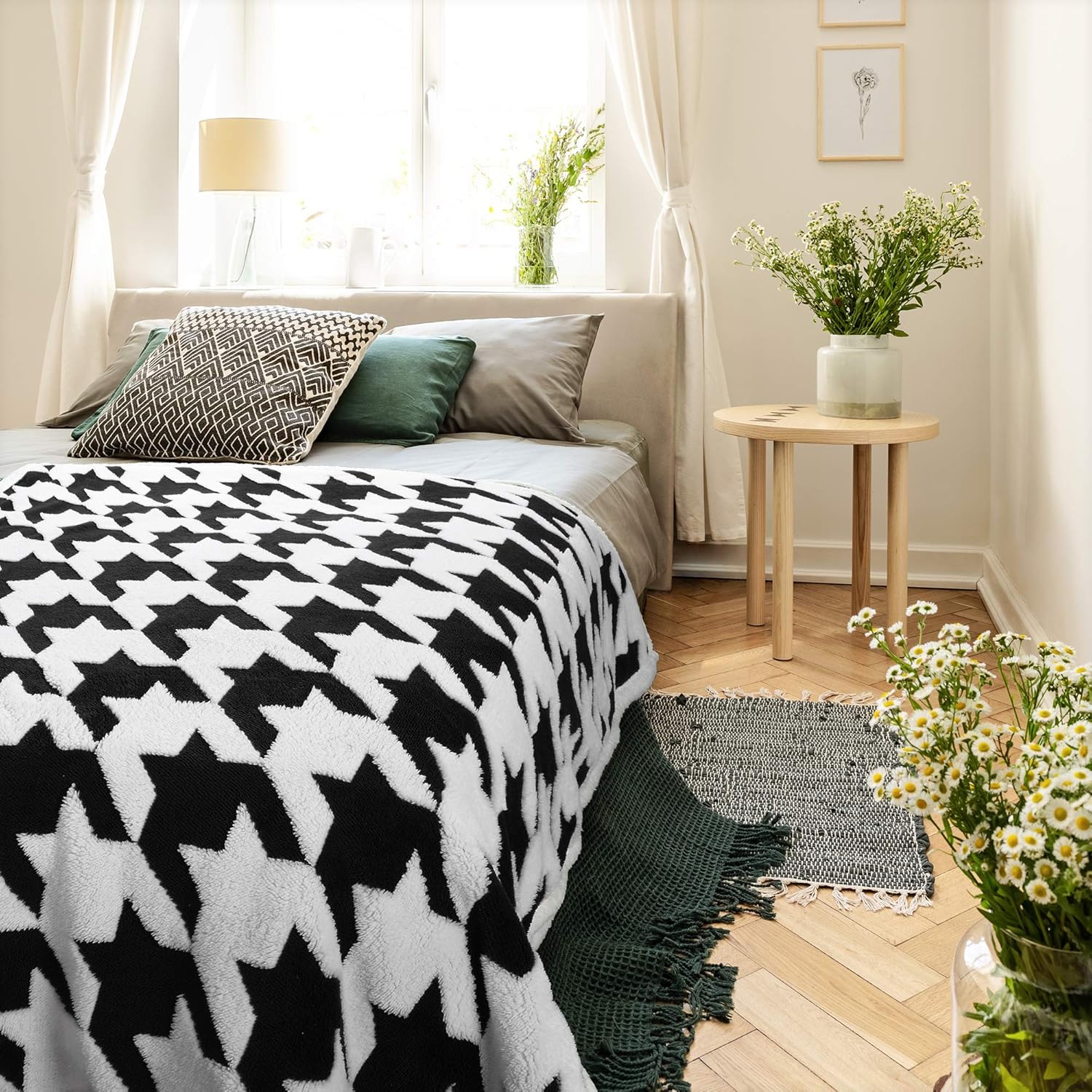 Sherpa Blanket Plush Throw Blankets Size 50" x 60" Fleece Reversible for Bed and Couch, Super Soft Comfy Warm Fuzzy TV Blanket Black Houndstooth Plover case
