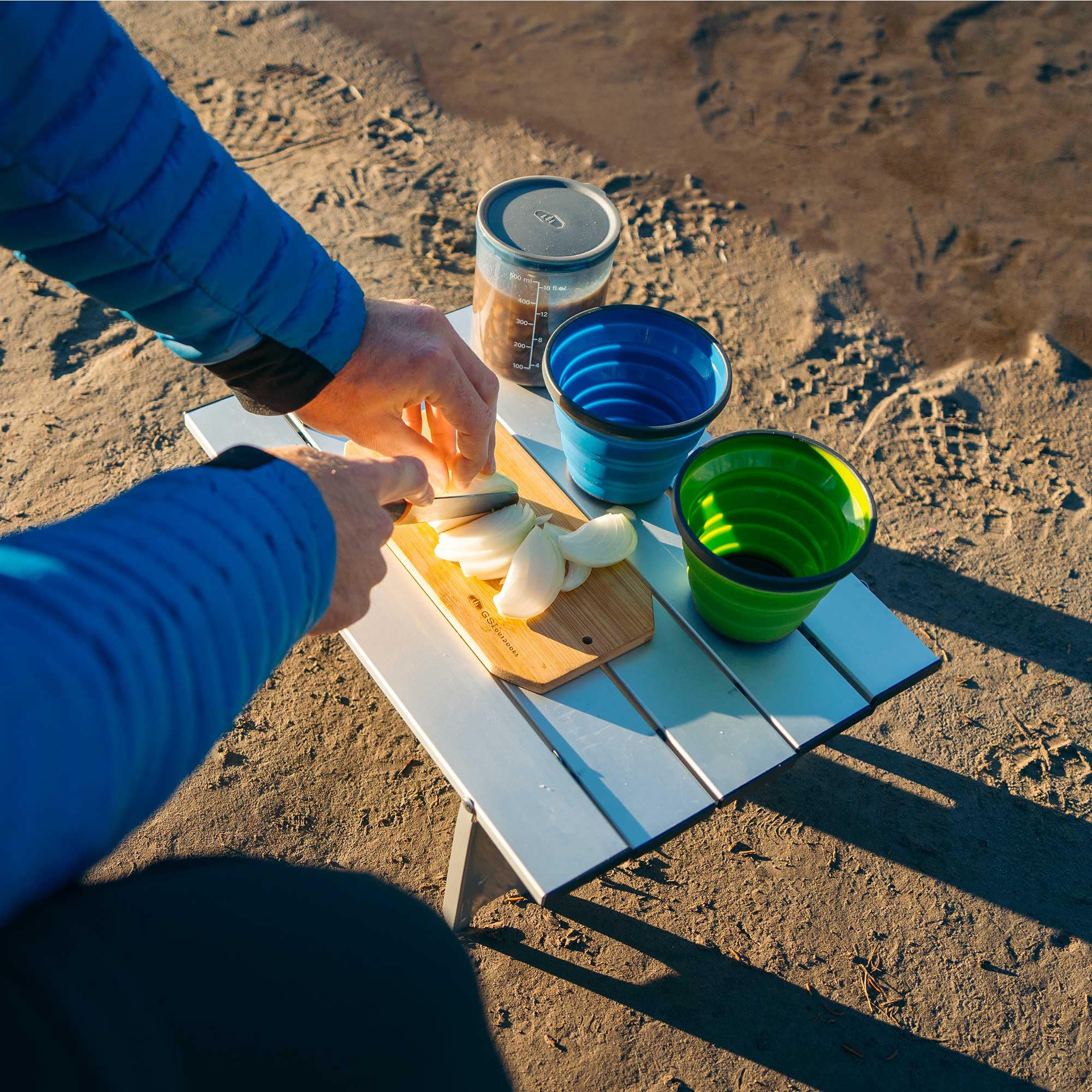 GSI Outdoors Santoku Prep Set 46001 – kompaktowy nóż 10 cm z bambusową deską do krojenia, pochwą i torbą do przechowywania