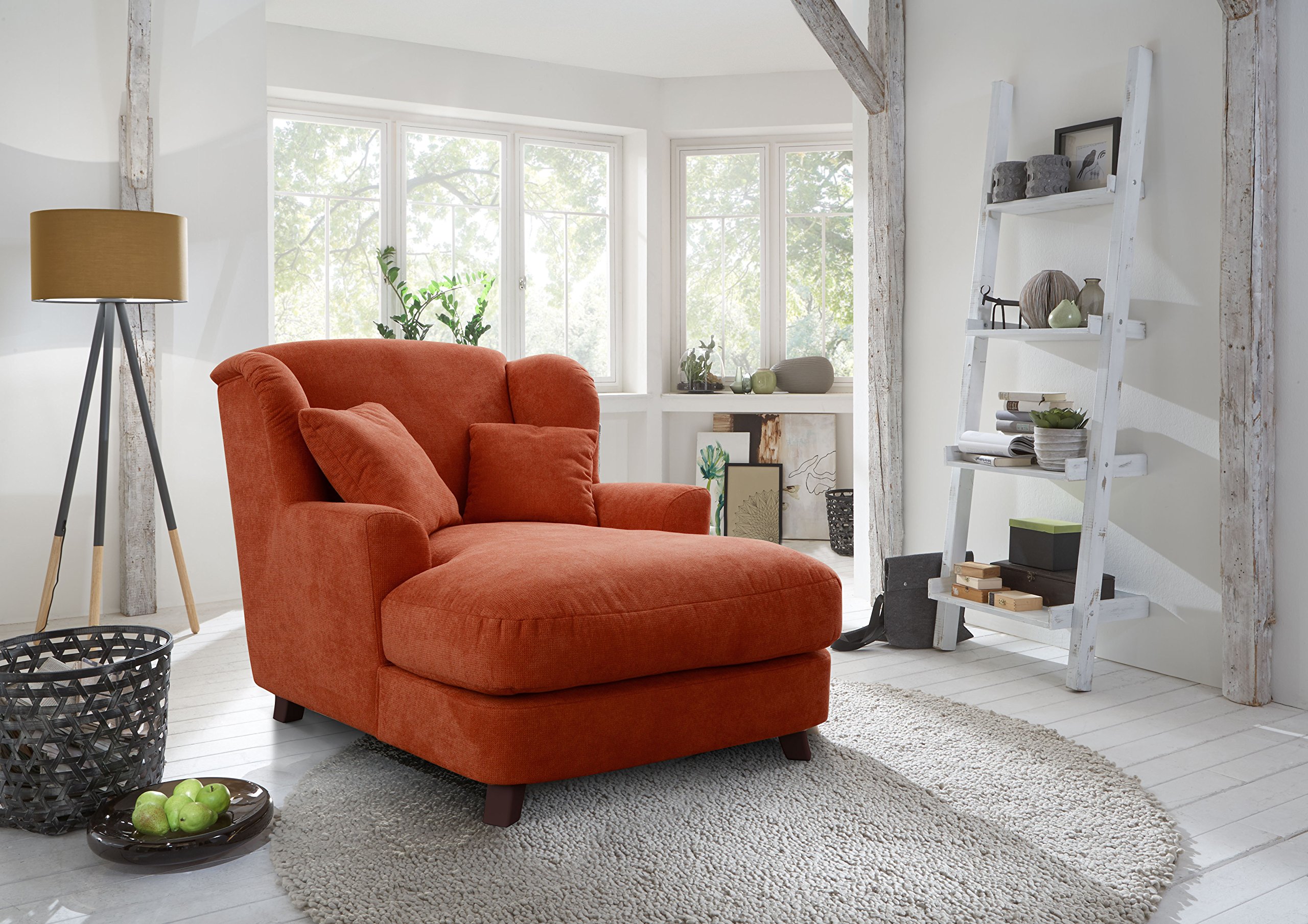 CAVADORE Sillón XXL Assado - Sillón Grande tapizado con Patas de Madera y Asiento Ancho, Incluye 2 Cojines Decorativos, 109 x 104 x 145, Tejido Naranja (Tierra)