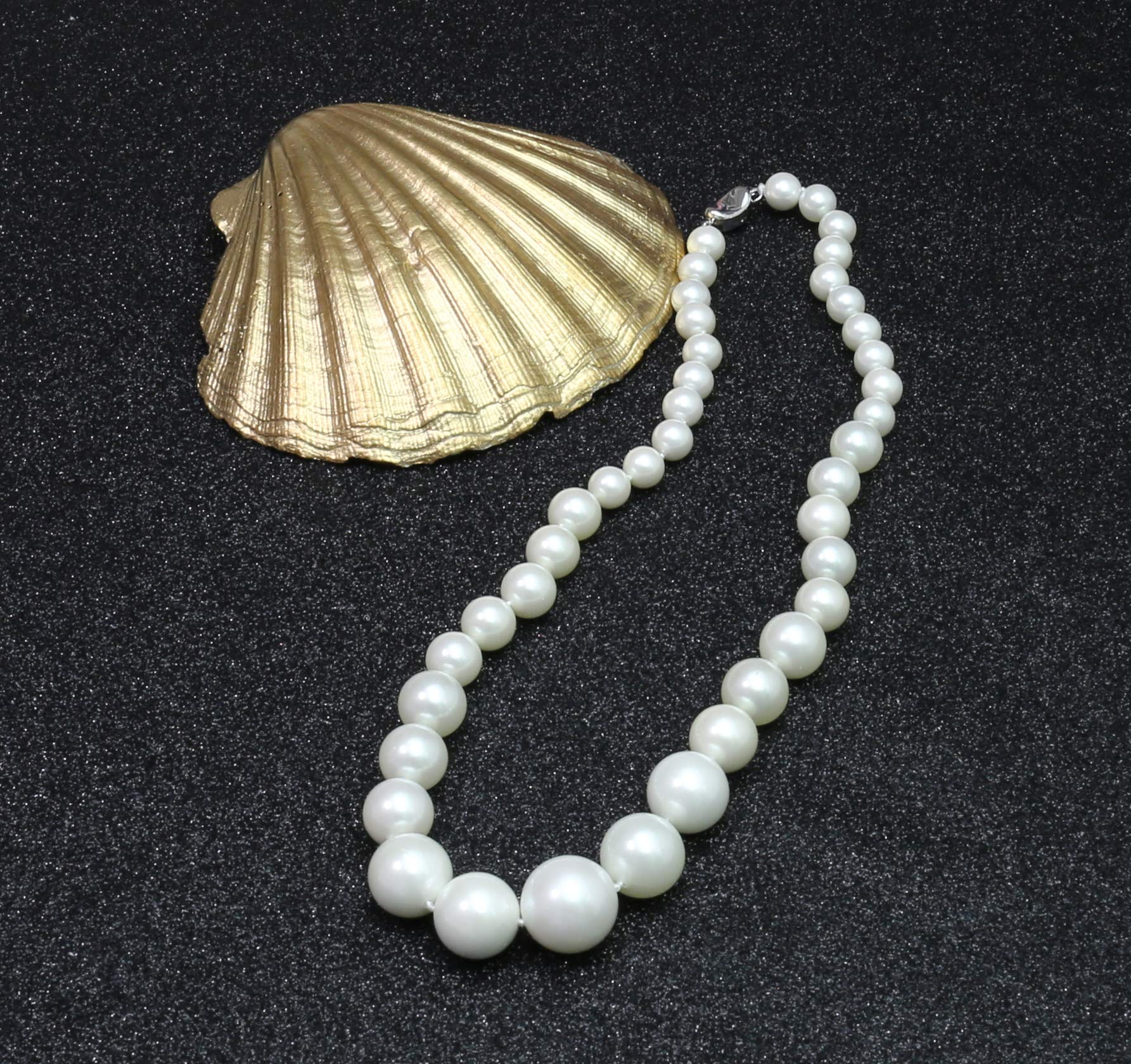 Perlenkette für Damen Magnetverschluß - mit weißen runden Perlen - Elegante Kette mit Muschelkernperlen für jeden Anlass - die Halskette - Choker Pearl Necklace für Frauen