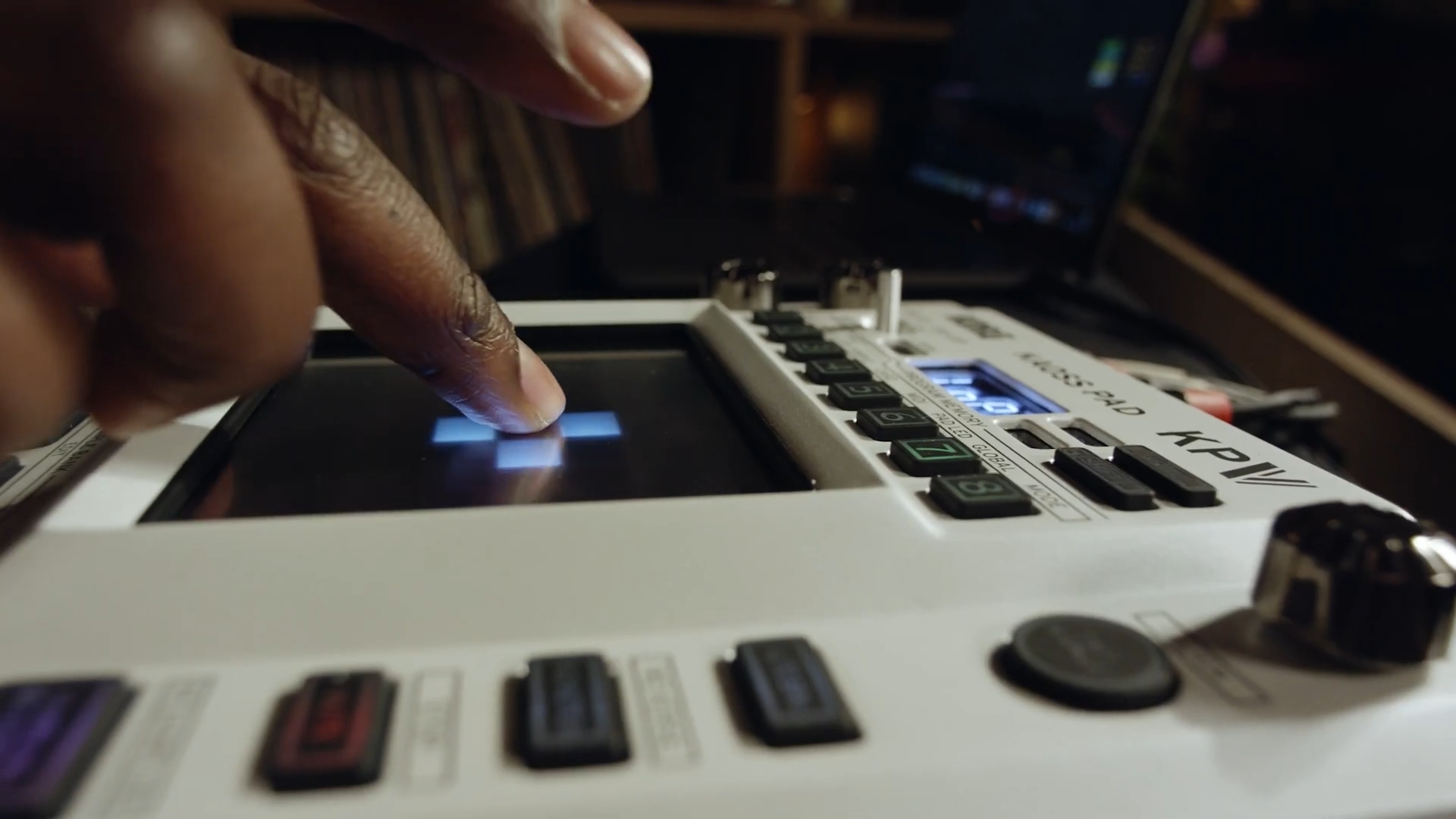 Amazon.com: Korg KAOSS Pad V Dynamic Effect Sampler with Dual