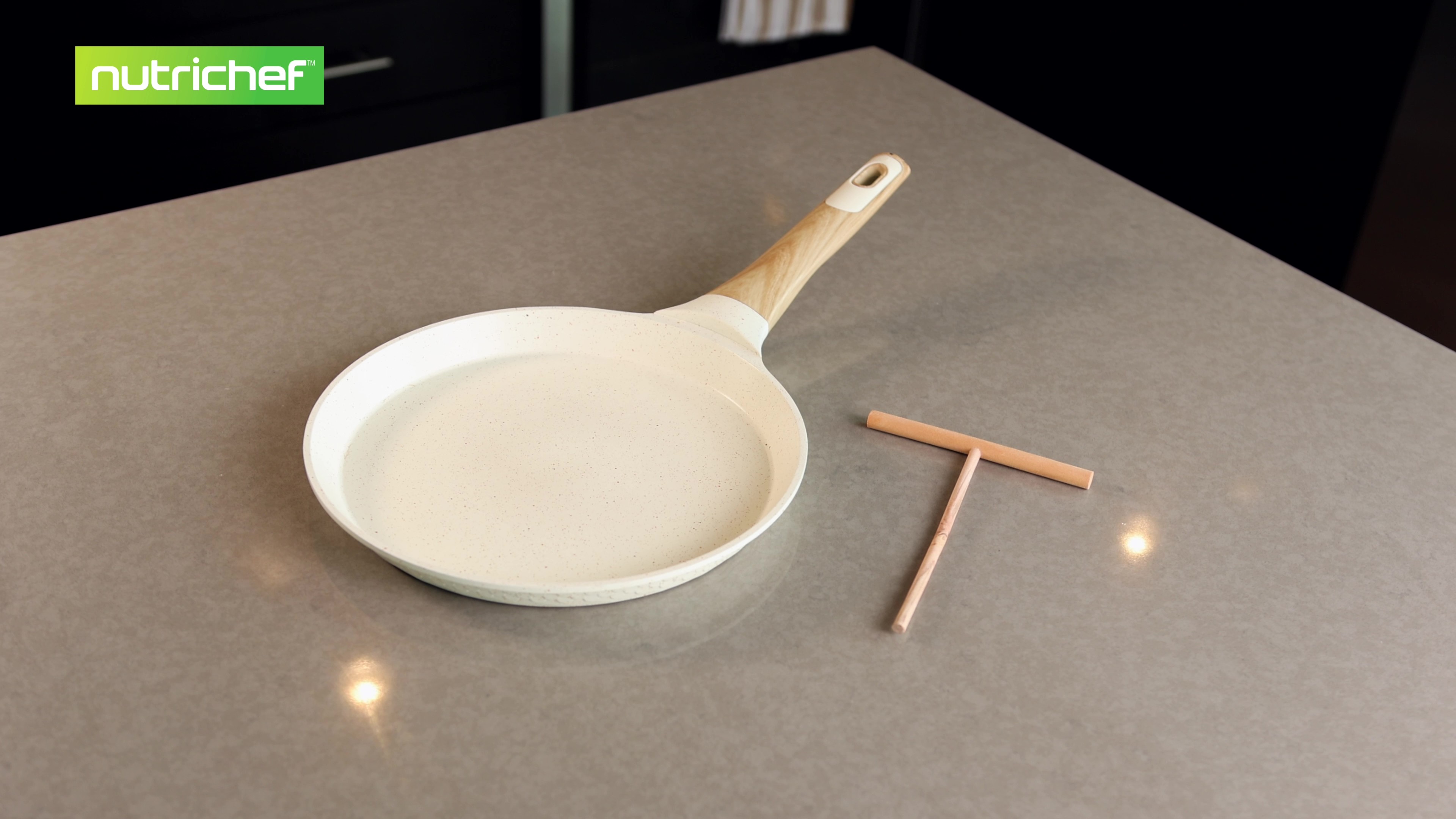 Amazon.com: NutriChef 9.45” Non-Stick Crepe Pan with Wooden