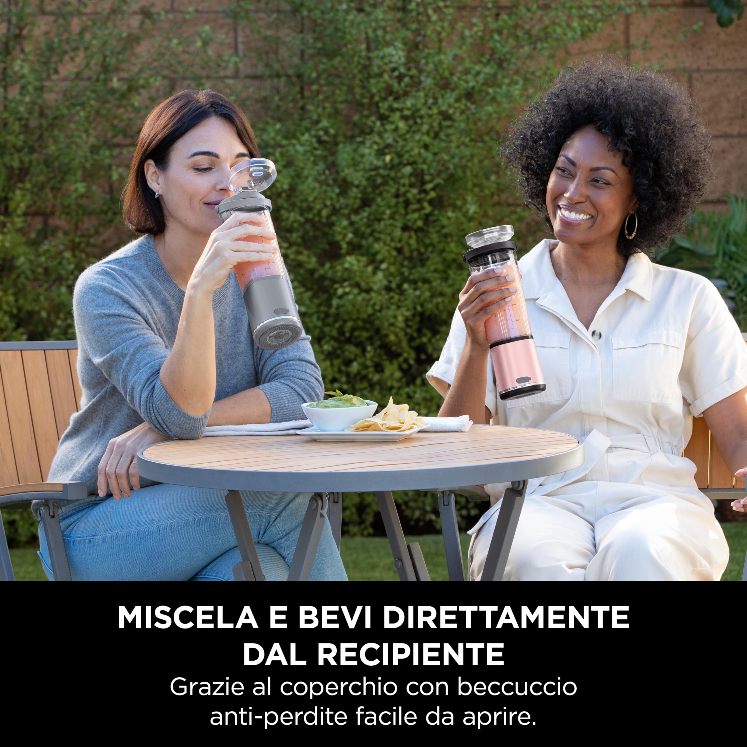 Ninja Blast Frullatore Portatile x2 530 ml, Coperchio Antiperdite e Beccuccio, Senza Filo, Ricaricabile, Frullati Proteici, Frulla Ghiaccio e Frutta congelata, Oro Rosa, Argento Metallico, BC151UKEUGV