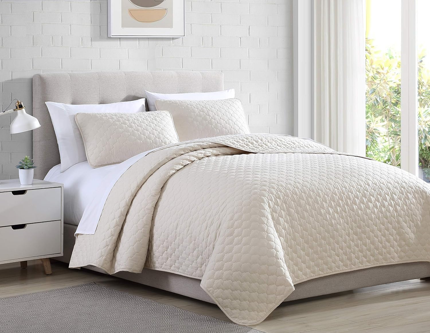 Chezmoi Collection Thea 3-Piece Geometric Quatrefoil Pattern Oversized Bedspread Quilt Set (King, Beige)