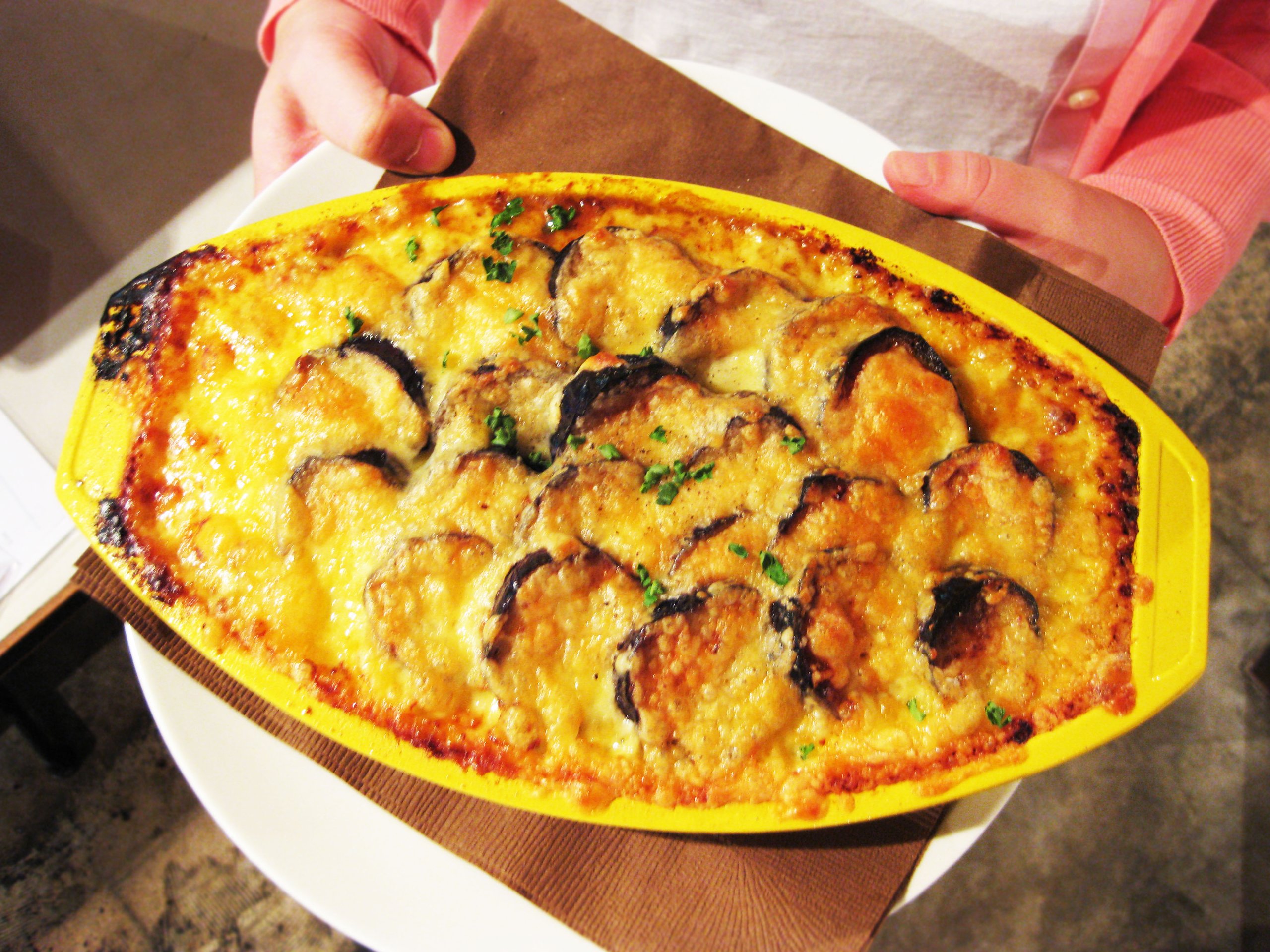 HASAMI トイグラタン　皿　Mサイズ 3色 トイグラタン M | 有限会社マルヒロ | 波佐見焼の陶磁器ブランド