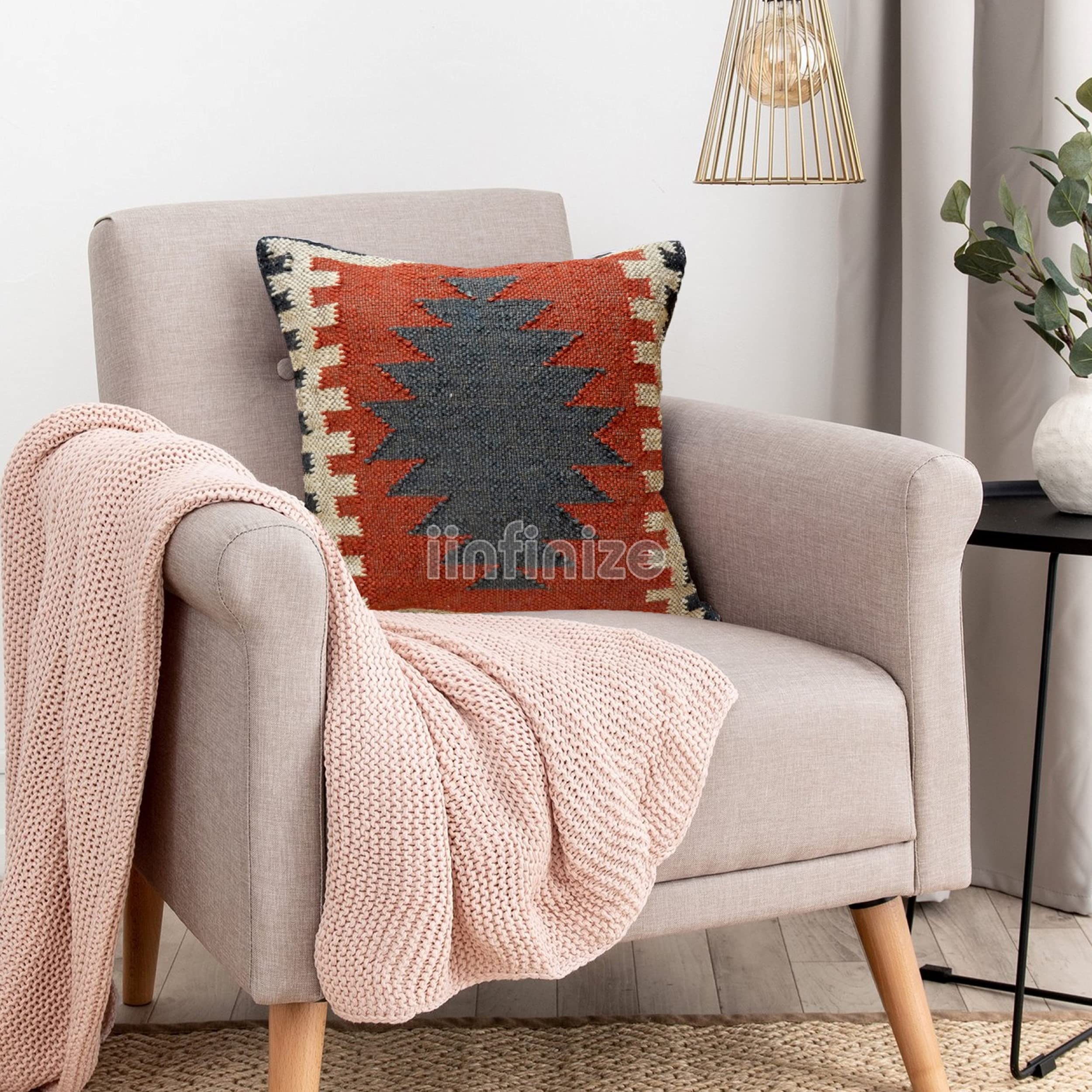 Housse de coussin Kilim en laine pour réchauffer l'ambiance de votre salon