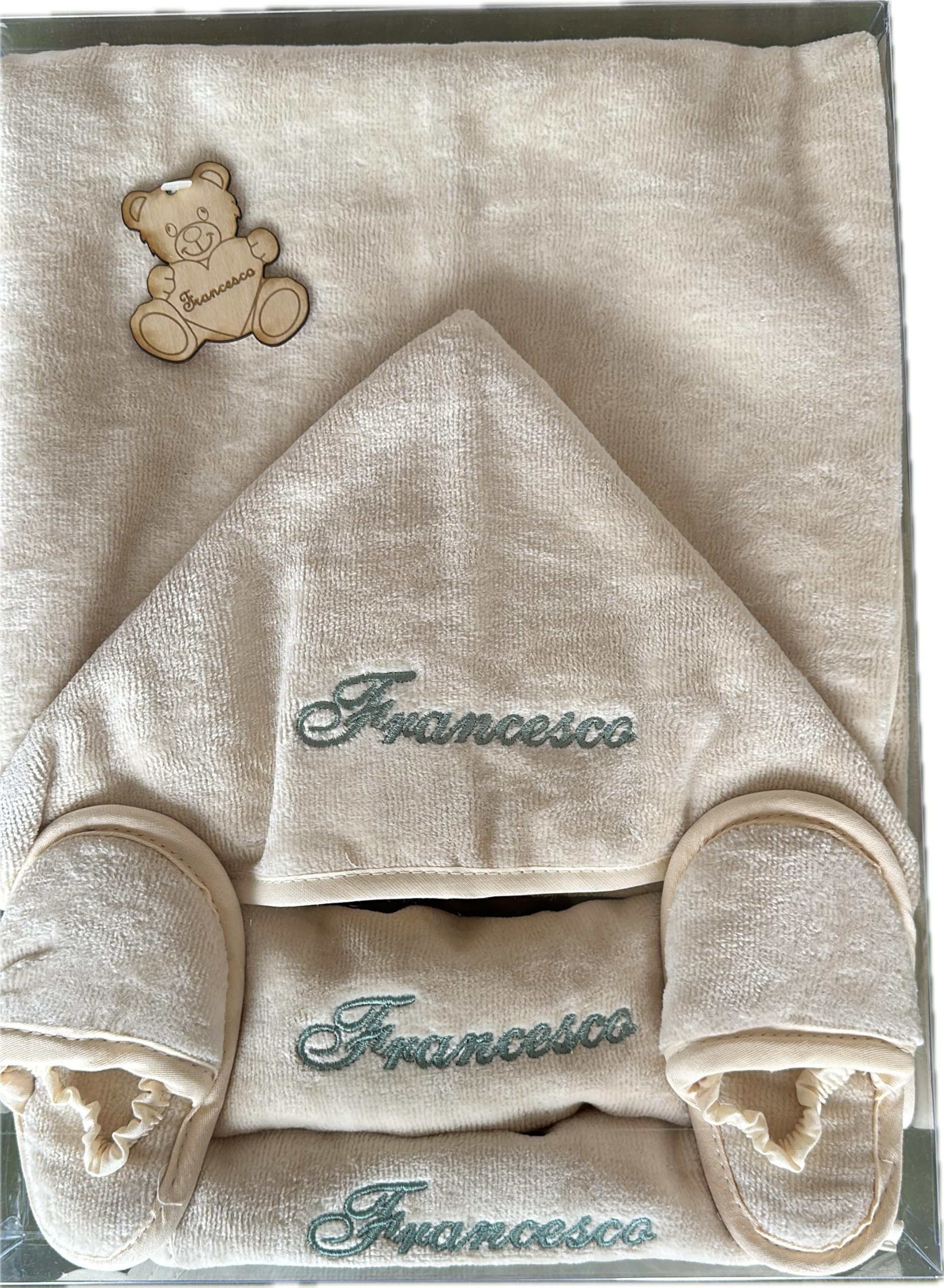 Asciugamano Accappatoio Poncho con cappuccio neonati in spugna Colore Ecru PERSONALIZZATO 1 paio ciabattine e 2 bavaglie IDEA REGALO NASCITA Ciondolo in legno personalizzato OMAGGIO