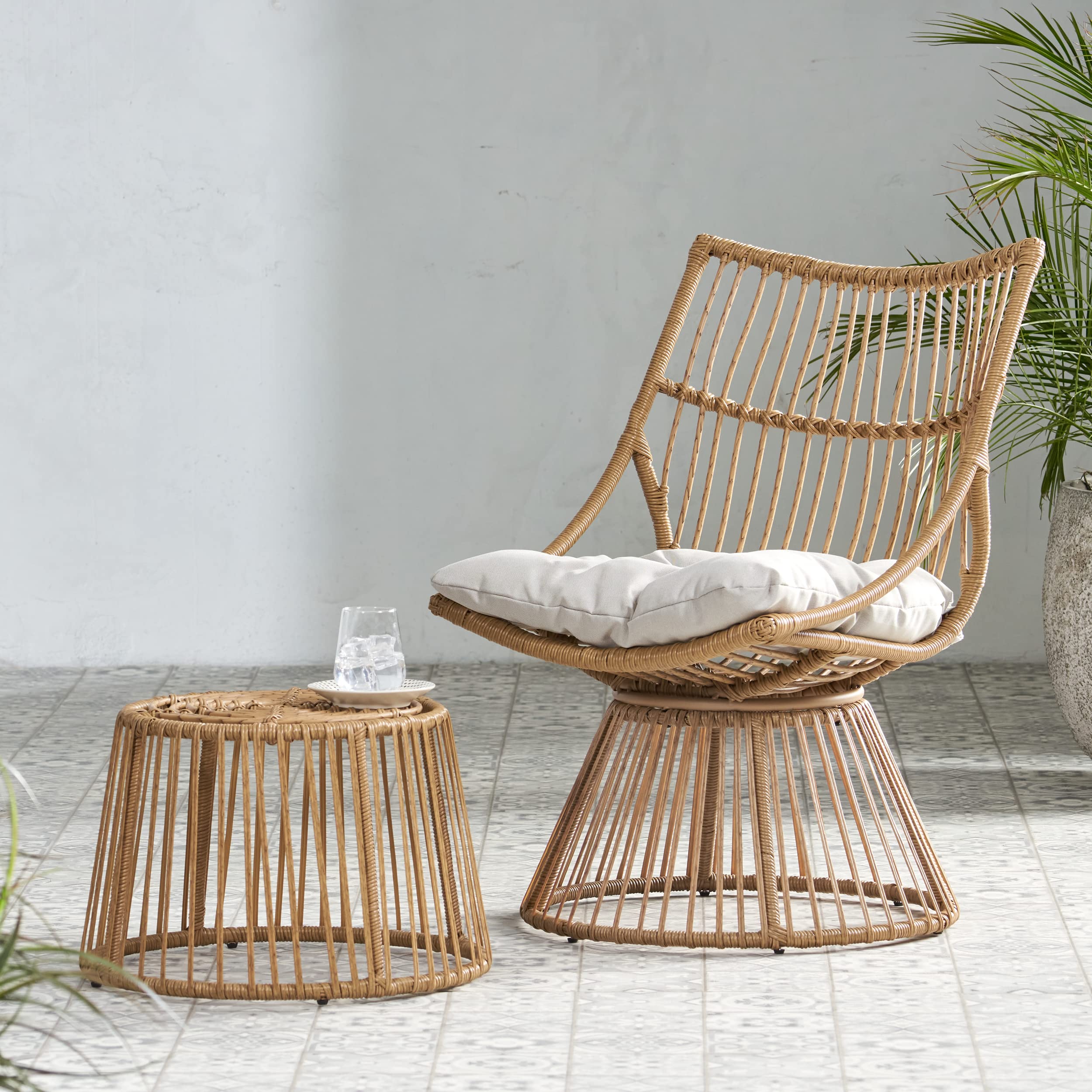 GOWE Elaine Chair & Side Table
