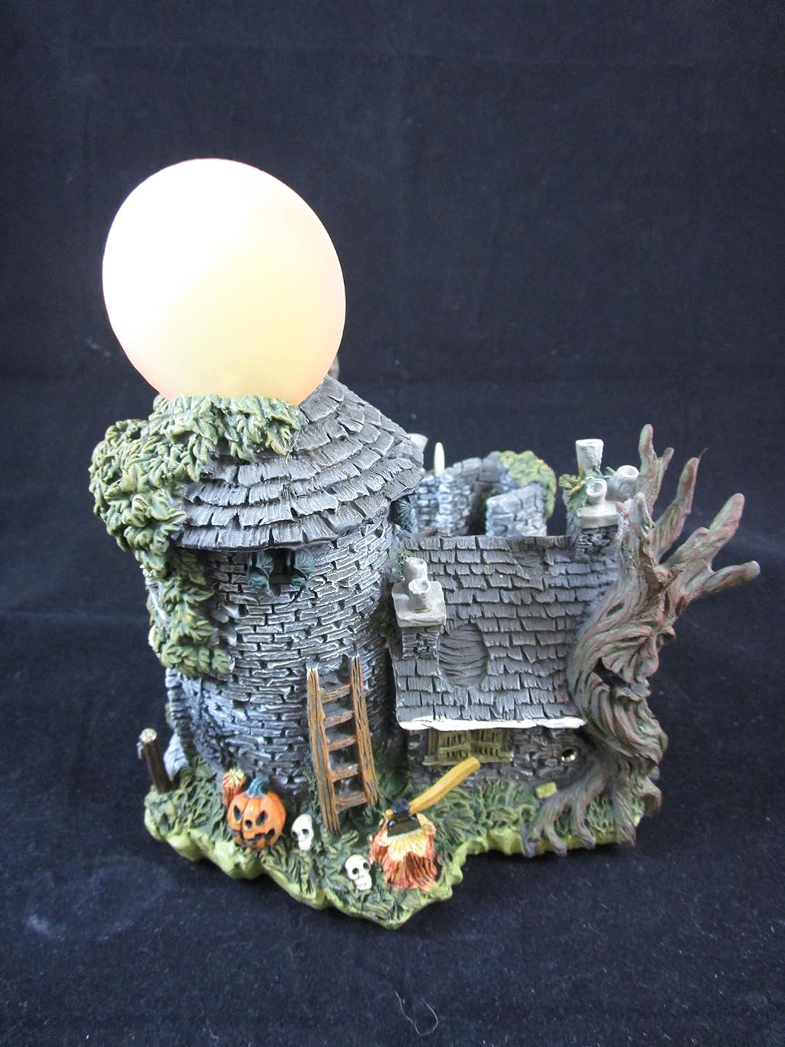 Hawthorne Village Wolfmans Lair Universal Monsters Halloween Village Collection 2005
