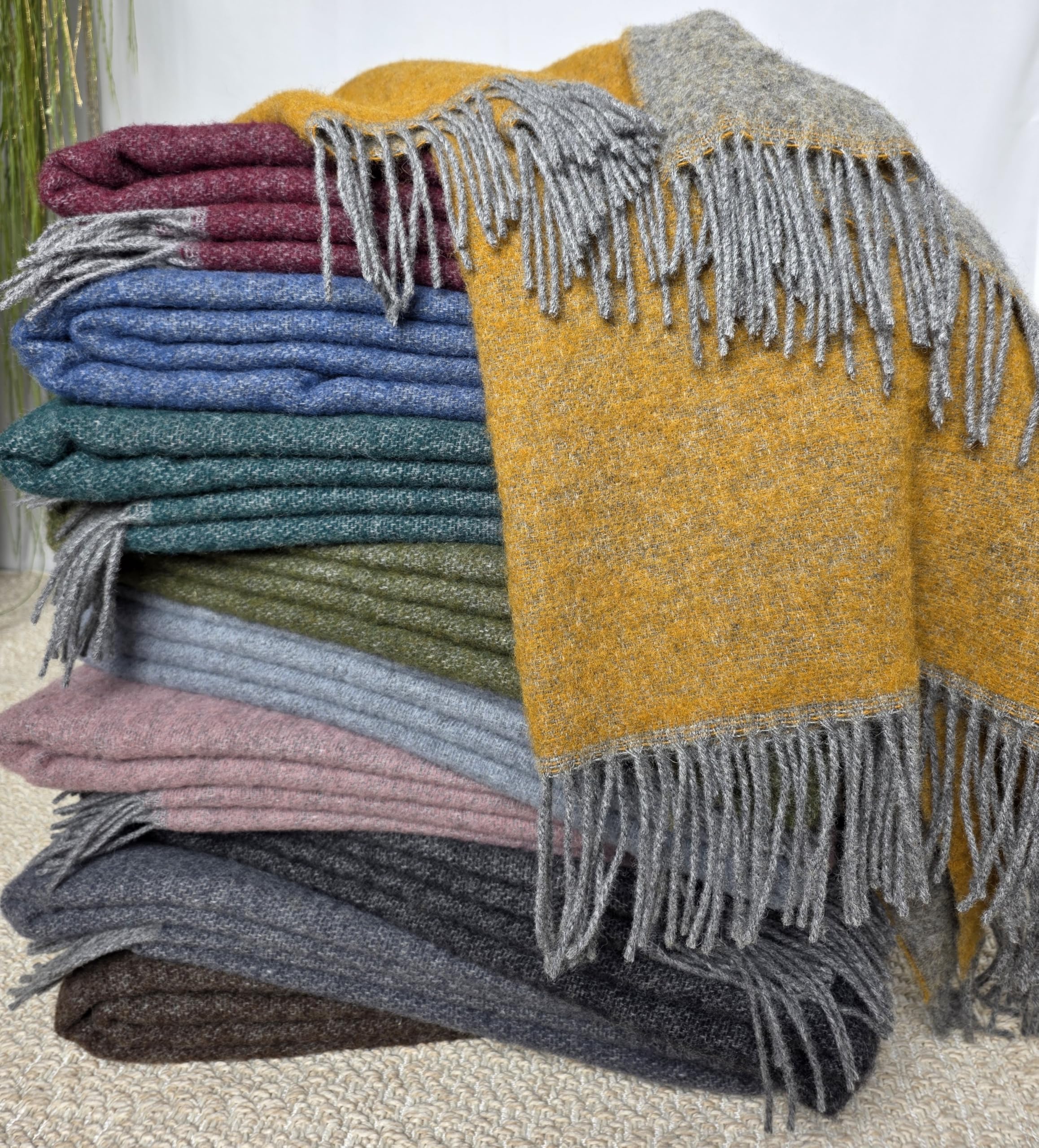 Wolldecke 100% Schurwolle Wohndecke in versch. Farben 140 x 200 cm Tagesdecke Schurwolldecke Woll-Plaid Tirol (Grau-Senf (Double face), 140 x 200 cm)
