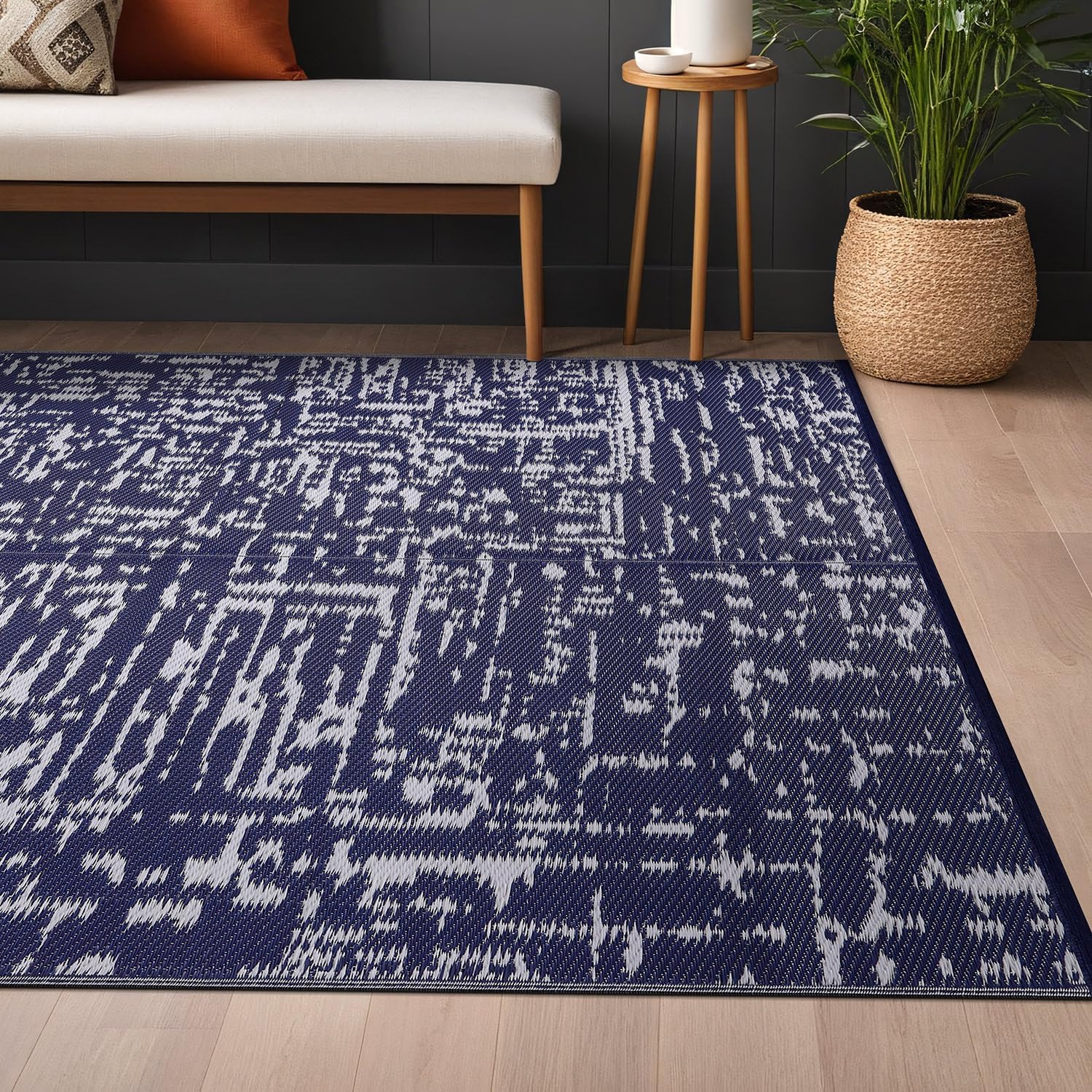 Blue and White Abstract Reversible Outdoor Rug 5' x 7'