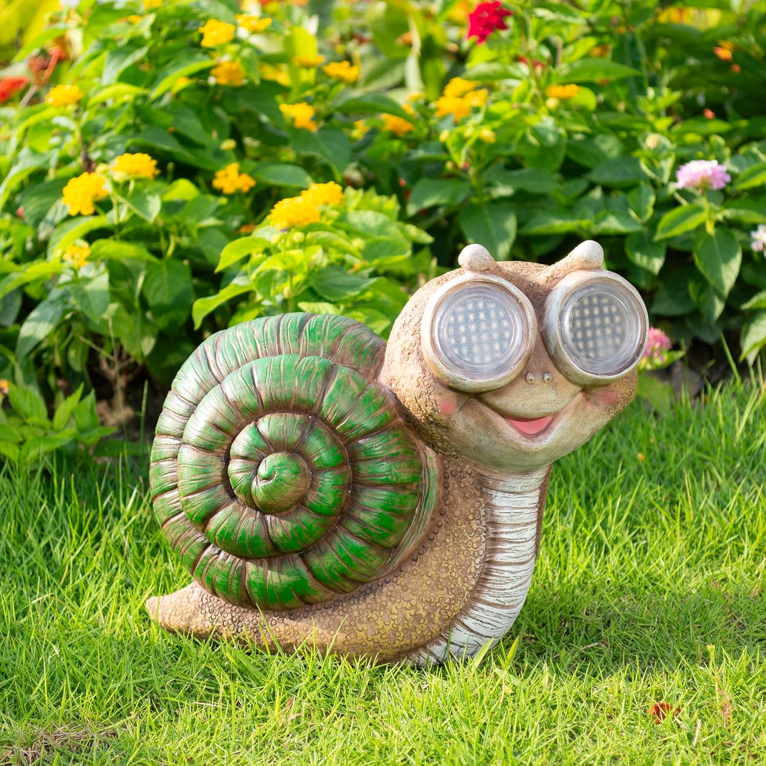Solar Snail Statue Garden Light, Solar Powered Outdoor Decor with LED Eyes, Resin Garden Figurine for Yard/Patio/Lawn, Waterproof Solar Statue, Gift for Women/Mom/Grandparents