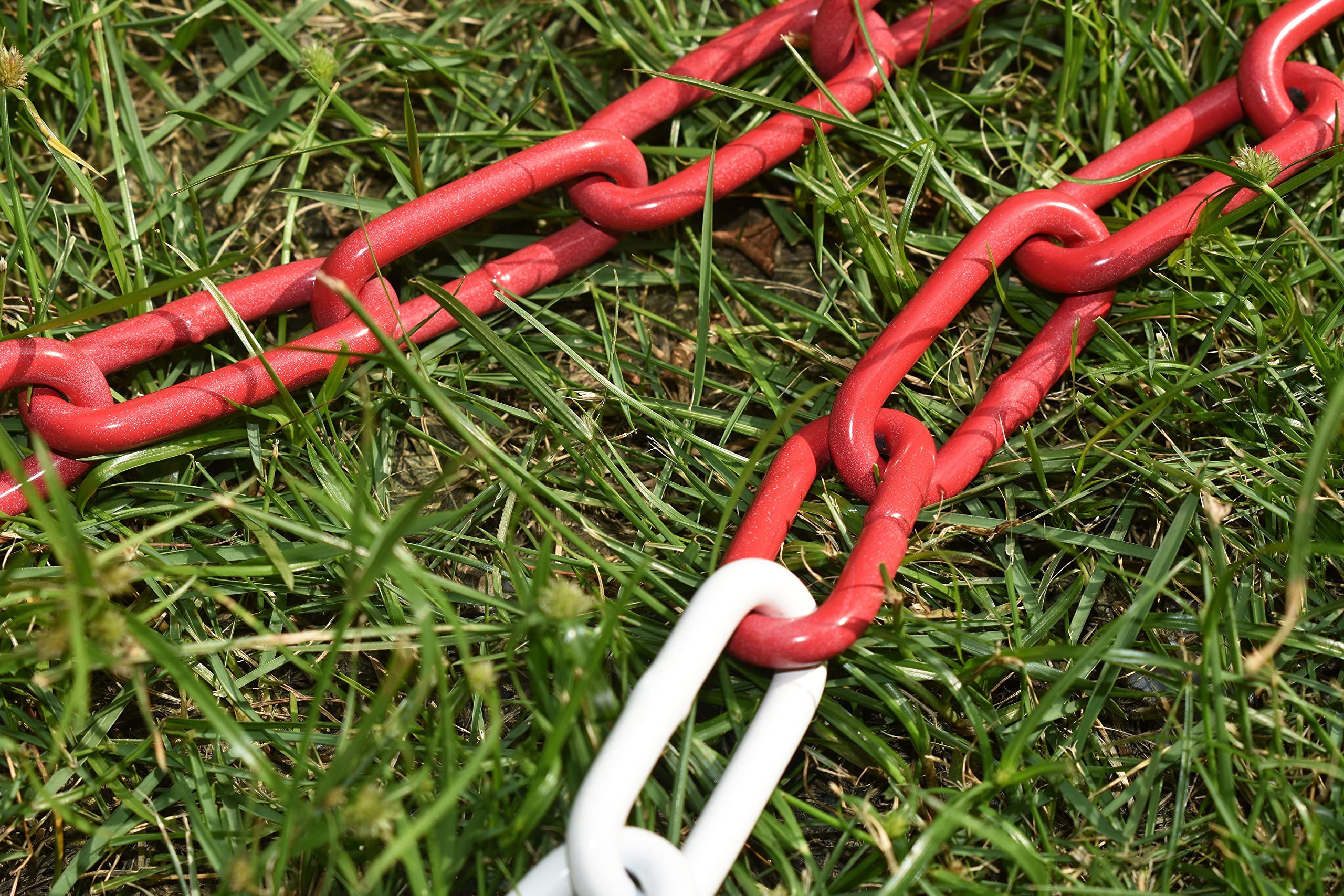 Barriera a Catena in Metallo 5M，Catena Barriera Bicolore Rosso-Bianco 5mm, Alta Visibilità Durevole, Controllo della Folla, Traffico, Coda(5M)
