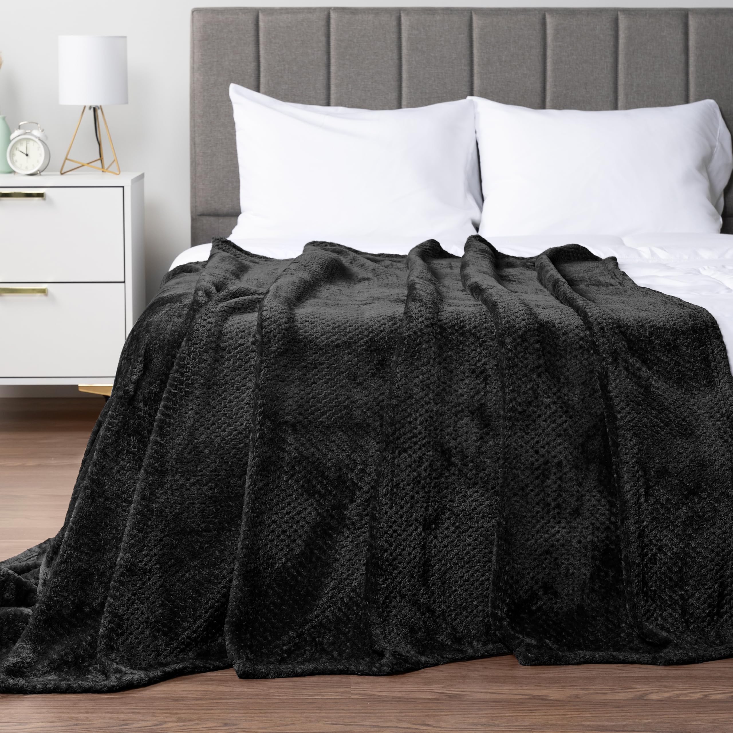 PAVILIA Black Throw Blanket for Couch, Twin Bed, Soft Fleece Throws for Sofa Chair, Fuzzy Waffle Textured Blanket, Cozy Warm Lightweight All Season Blanket Throw, 60x80