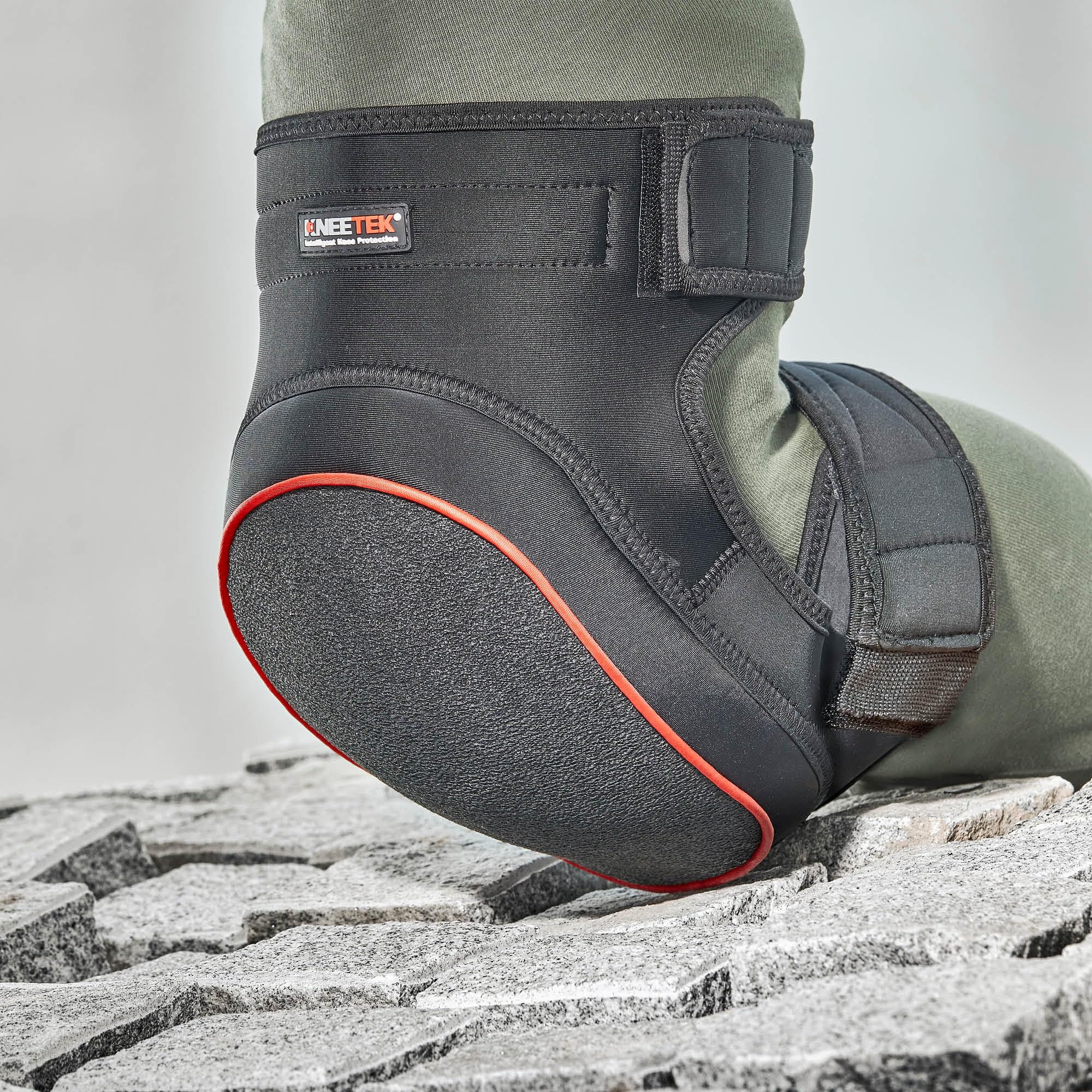 Kneetek Knieschoner SAFETEK KevSafe | robust & extrem abriebfest | rutschhemmende Knieschützer für optimale Entlastung beim Arbeiten | Kniepolster geeignet für sehr harte und raue Untergründe